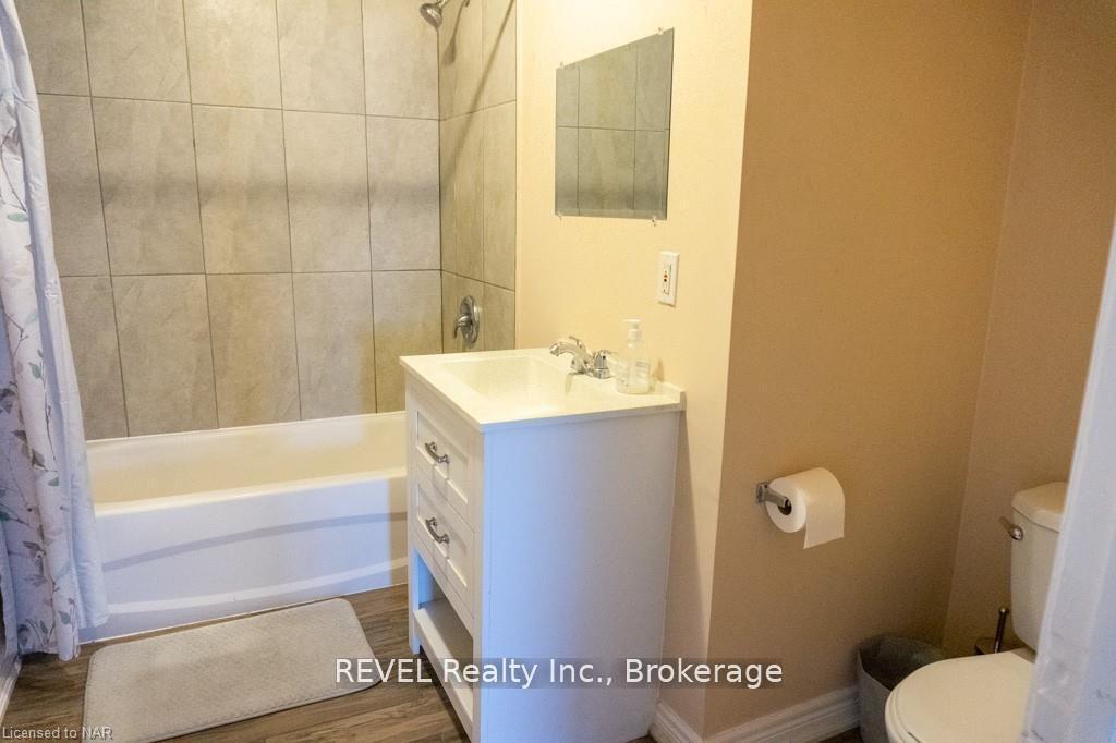 Photo 13 of 5530 Arthur Street, Niagara Falls, Cherrywood — HOMEH