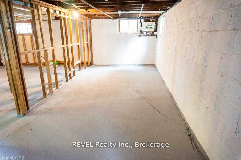 Photo 14 of 5530 Arthur Street, Niagara Falls, Cherrywood — HOMEH