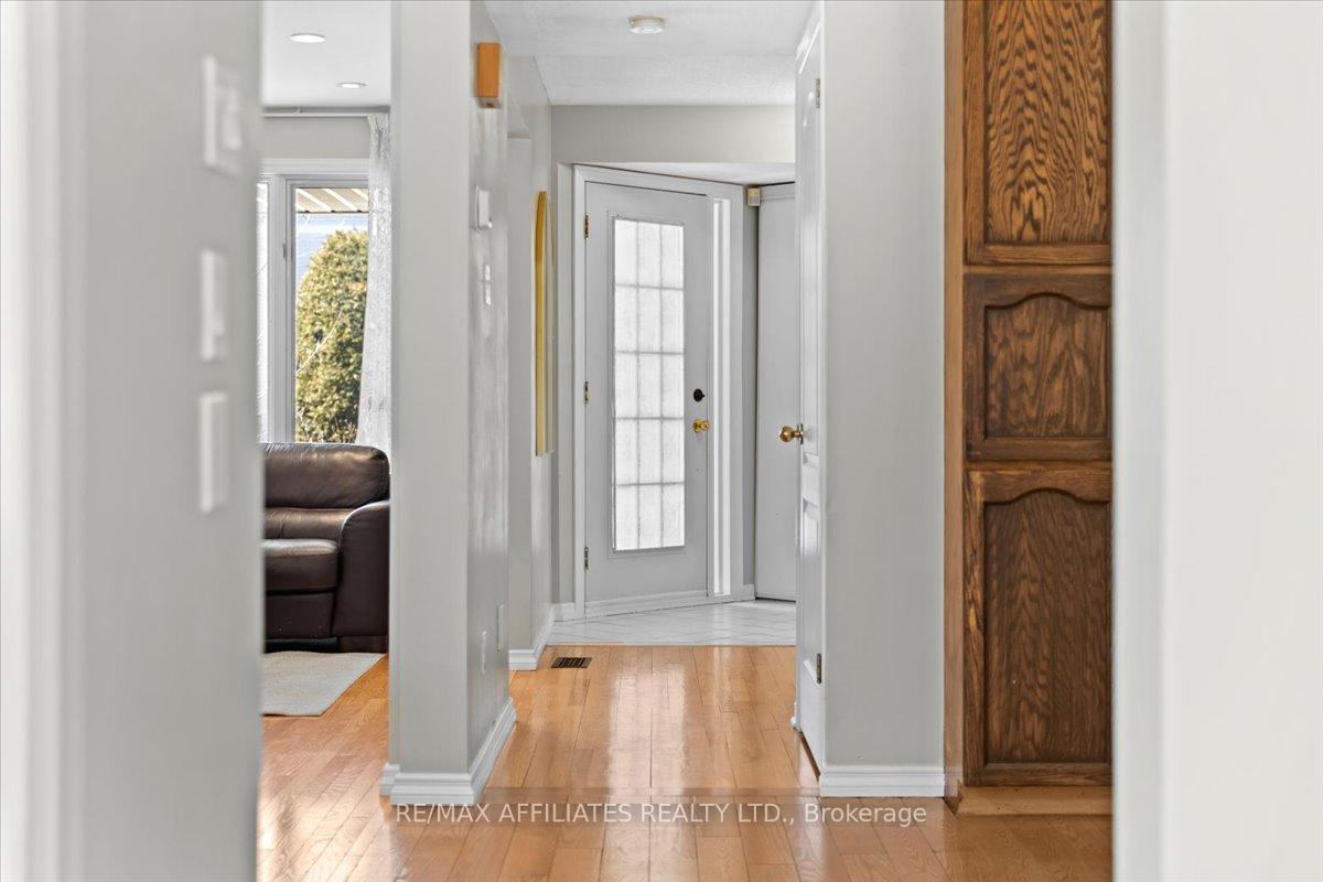 Photo 2 of 2055 Rolling Brook Drive, Ottawa, Chapel Hill South - Orleans Village — HOMEH