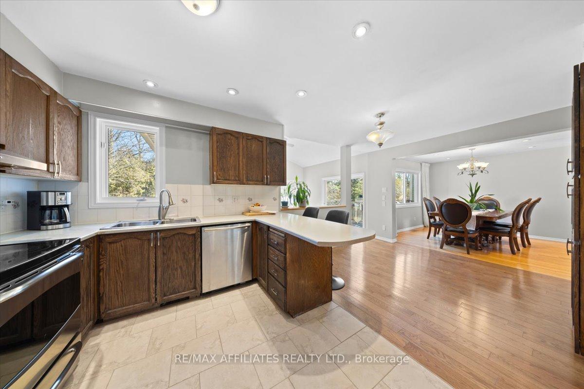 Photo 12 of 2055 Rolling Brook Drive, Ottawa, Chapel Hill South - Orleans Village — HOMEH