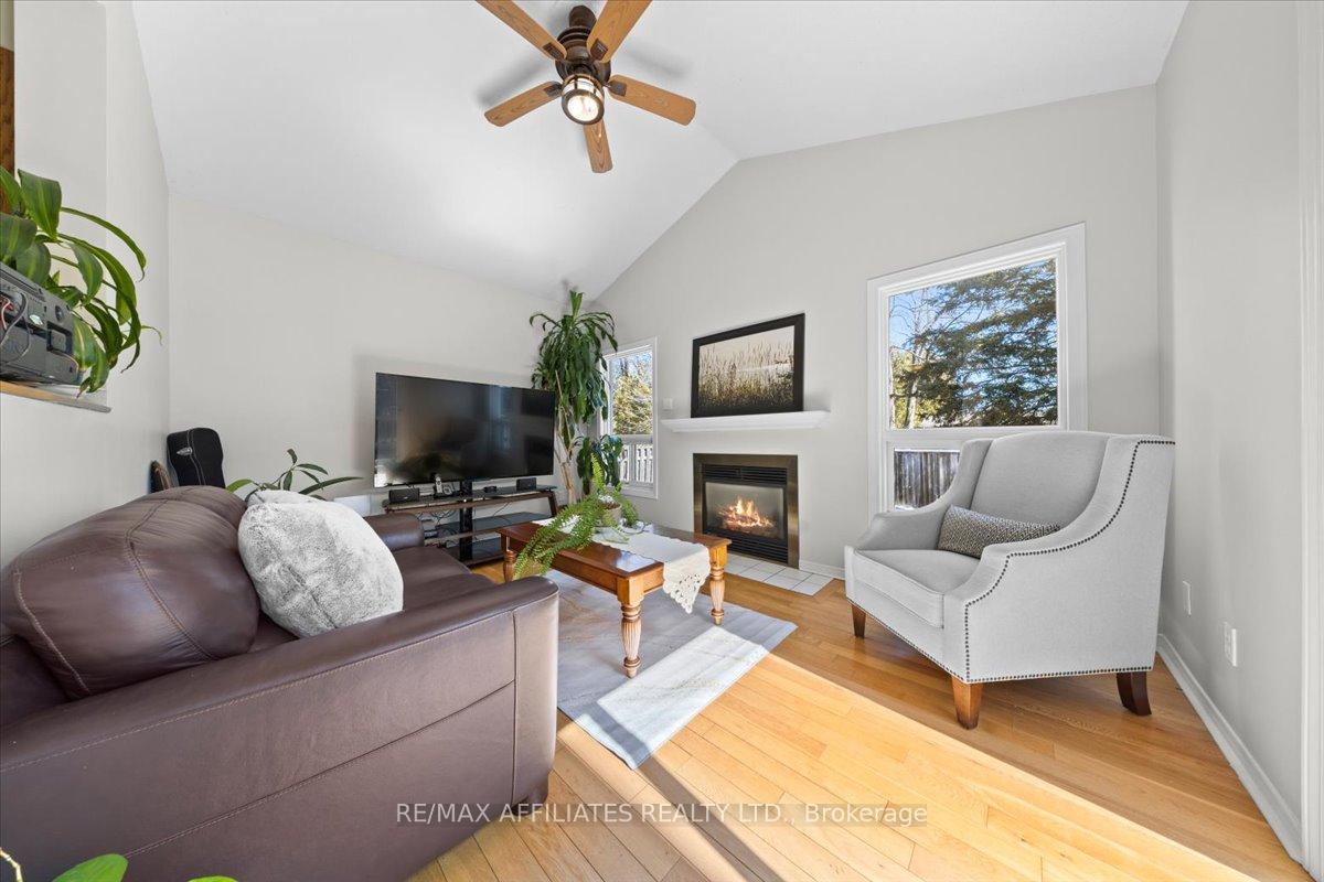 Photo 14 of 2055 Rolling Brook Drive, Ottawa, Chapel Hill South - Orleans Village — HOMEH