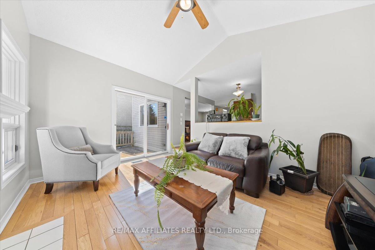 Photo 15 of 2055 Rolling Brook Drive, Ottawa, Chapel Hill South - Orleans Village — HOMEH