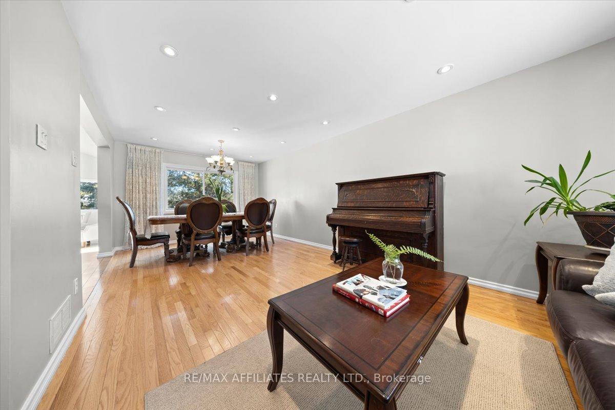 Photo 18 of 2055 Rolling Brook Drive, Ottawa, Chapel Hill South - Orleans Village — HOMEH