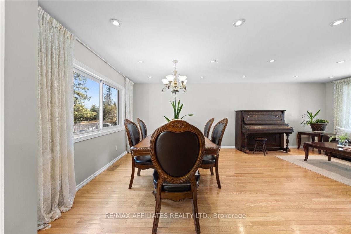 Photo 20 of 2055 Rolling Brook Drive, Ottawa, Chapel Hill South - Orleans Village — HOMEH