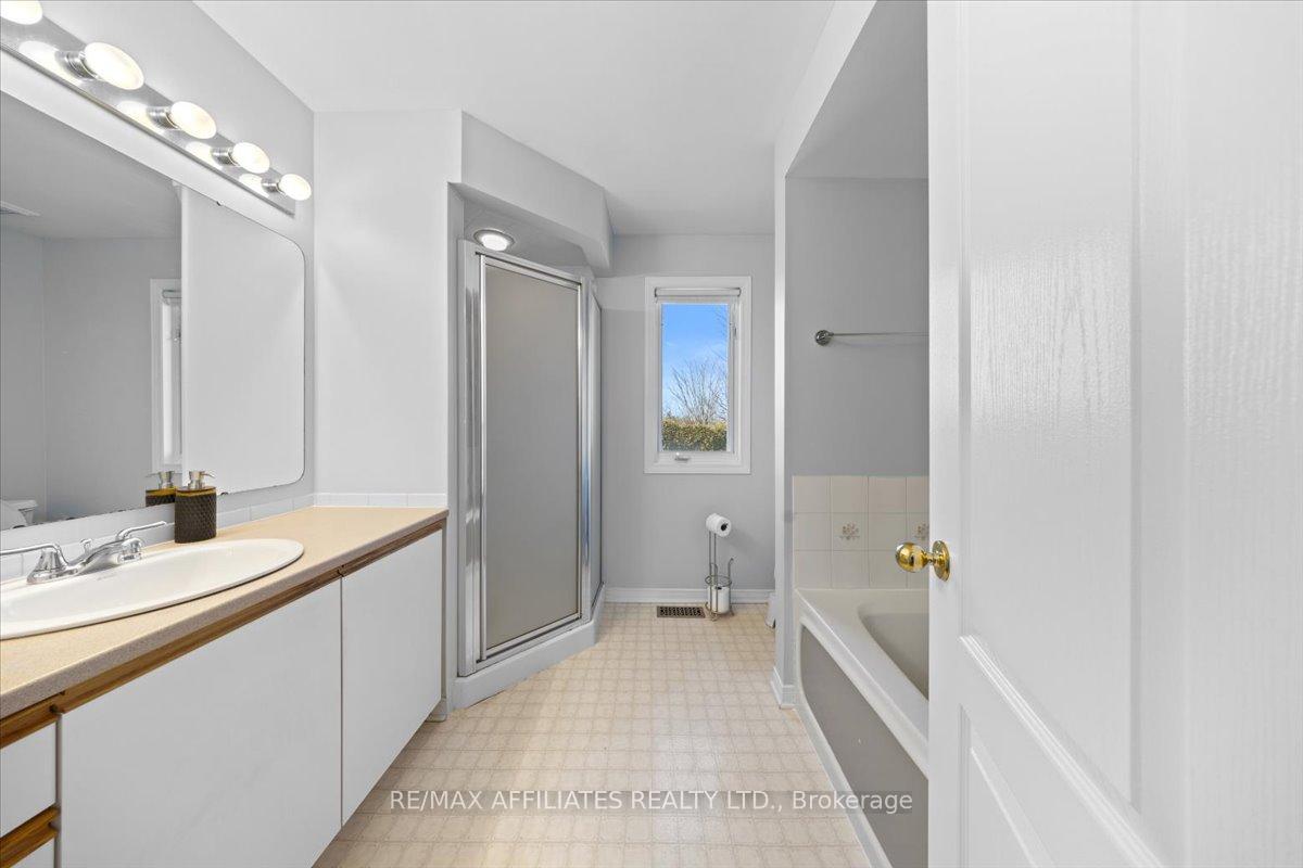 Photo 28 of 2055 Rolling Brook Drive, Ottawa, Chapel Hill South - Orleans Village — HOMEH