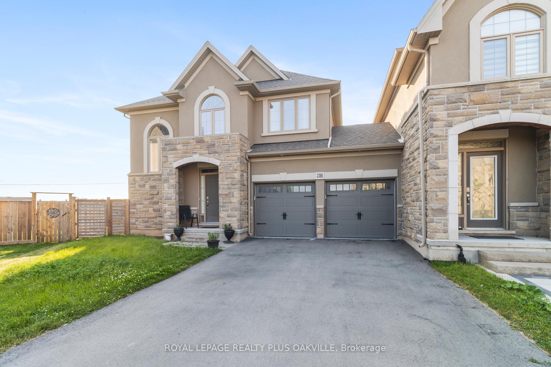 Front of 2386 Natasha Circle