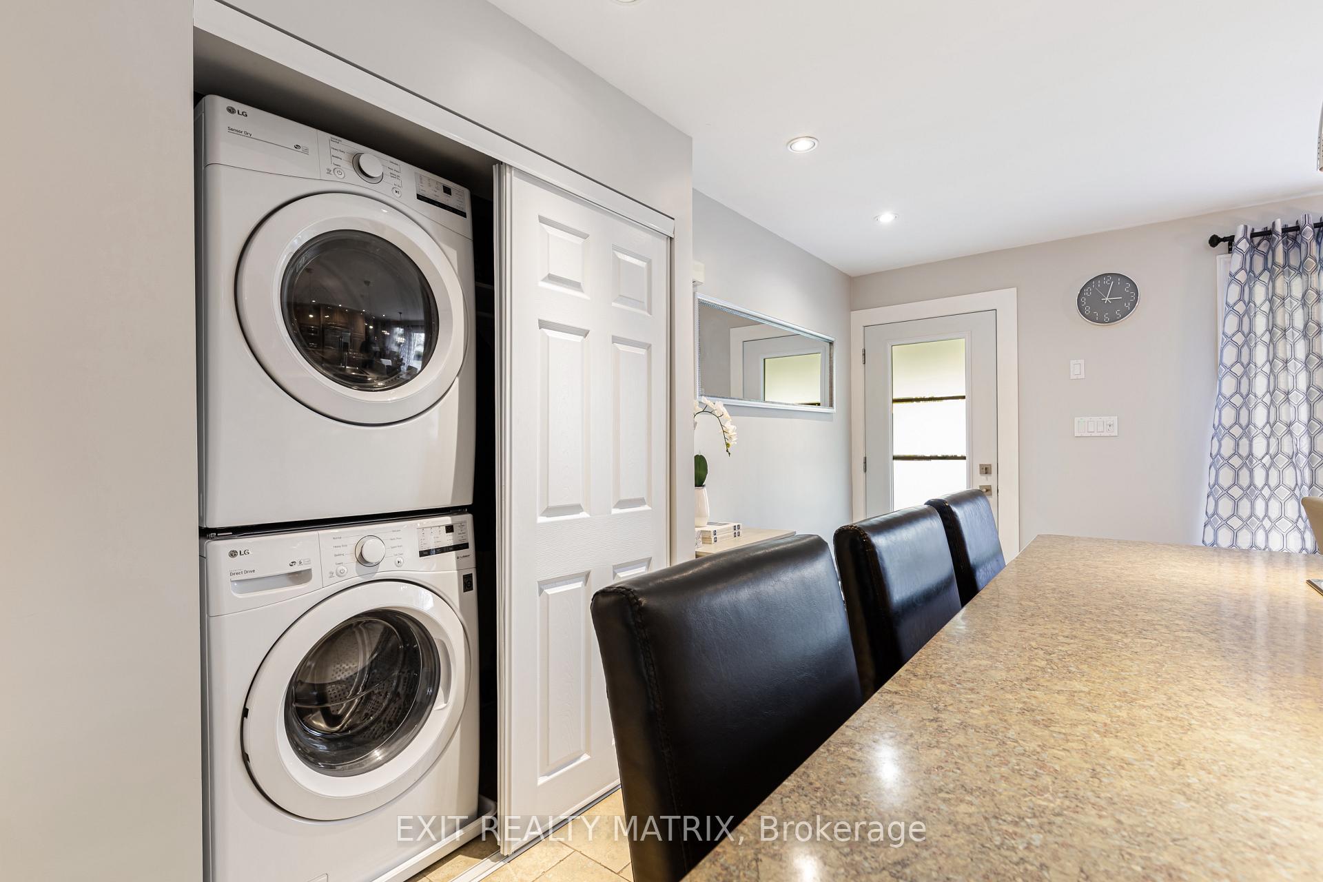 Photo 3 of Unit A, 848 Willow Avenue, Ottawa, Chatelaine Village — HOMEH