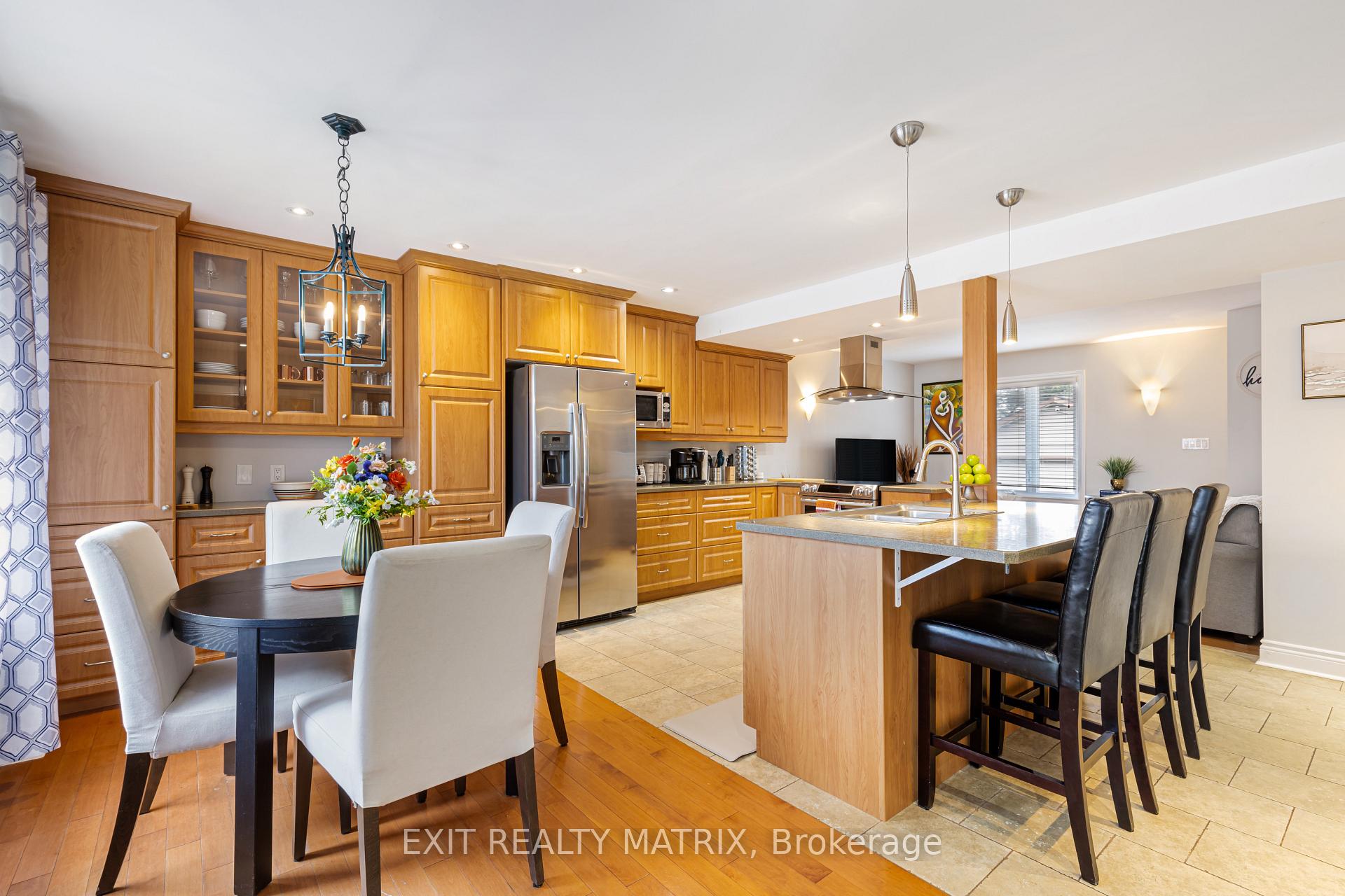 Photo 4 of Unit A, 848 Willow Avenue, Ottawa, Chatelaine Village — HOMEH