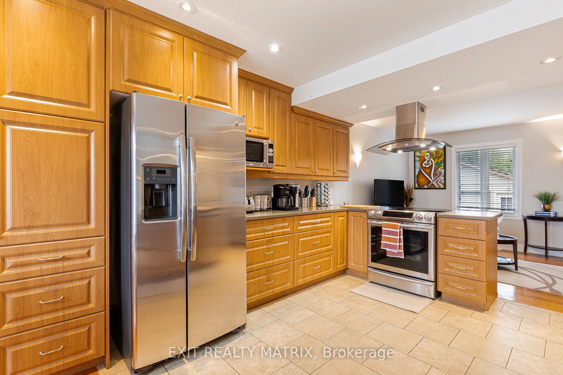 Photo 6 of Unit A, 848 Willow Avenue, Ottawa, Chatelaine Village — HOMEH