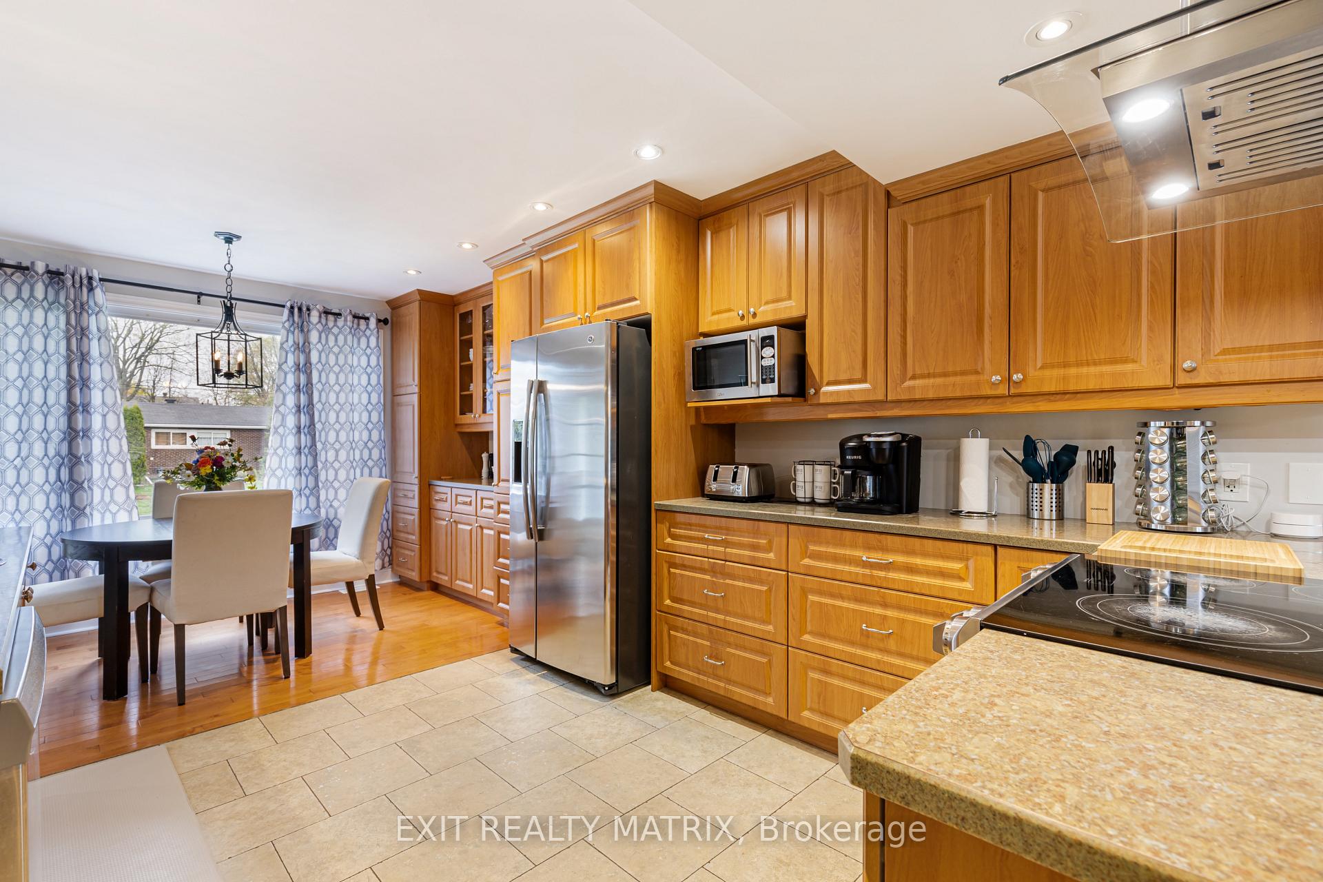 Photo 8 of Unit A, 848 Willow Avenue, Ottawa, Chatelaine Village — HOMEH