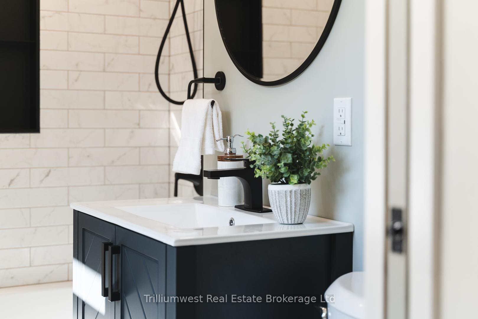 Photo 13 of 8688 164 Road, North Perth, Wallace — HOMEH