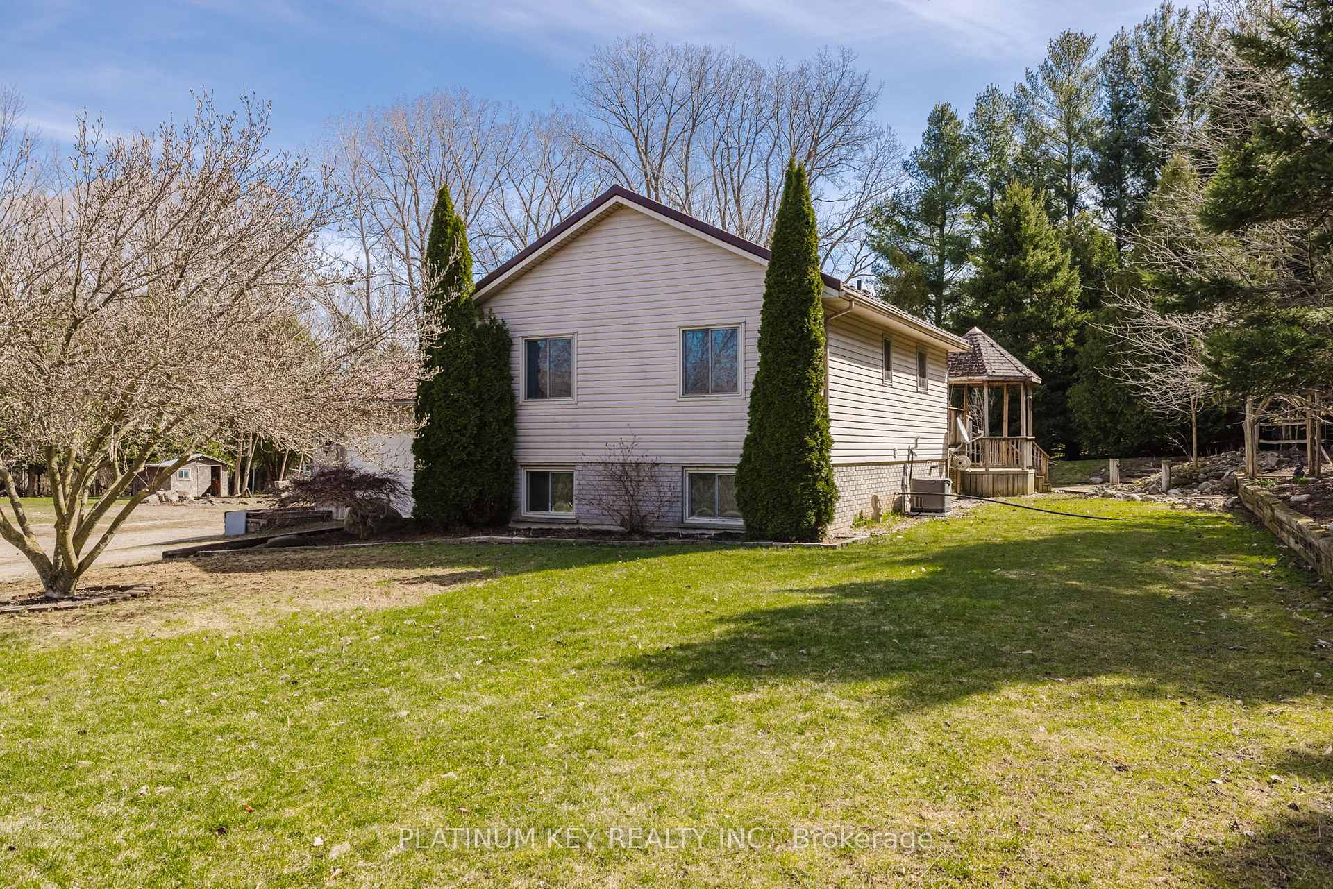 Photo 40 of 30614 Hungry Hollow Road, North Middlesex, Rural North Middlesex — HOMEH