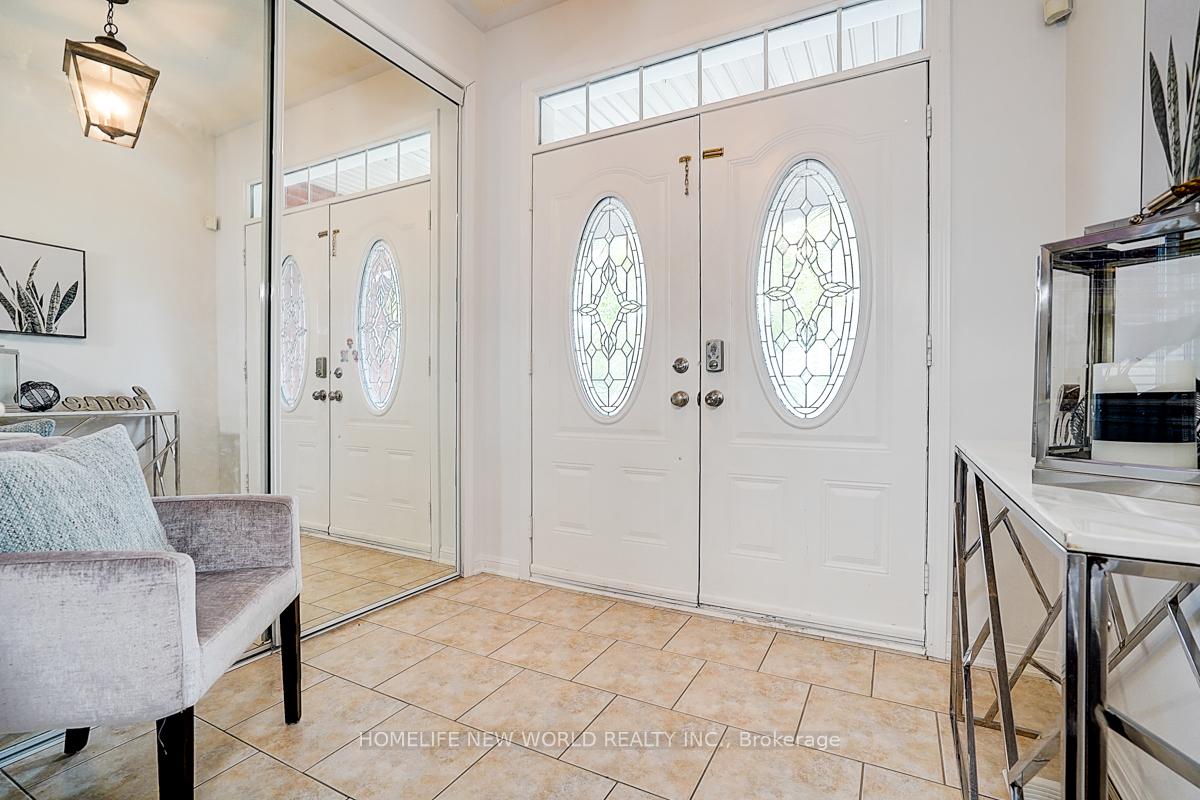 Photo 3 of 76 Bulmer Crescent, Newmarket, Glenway Estates — HOMEH