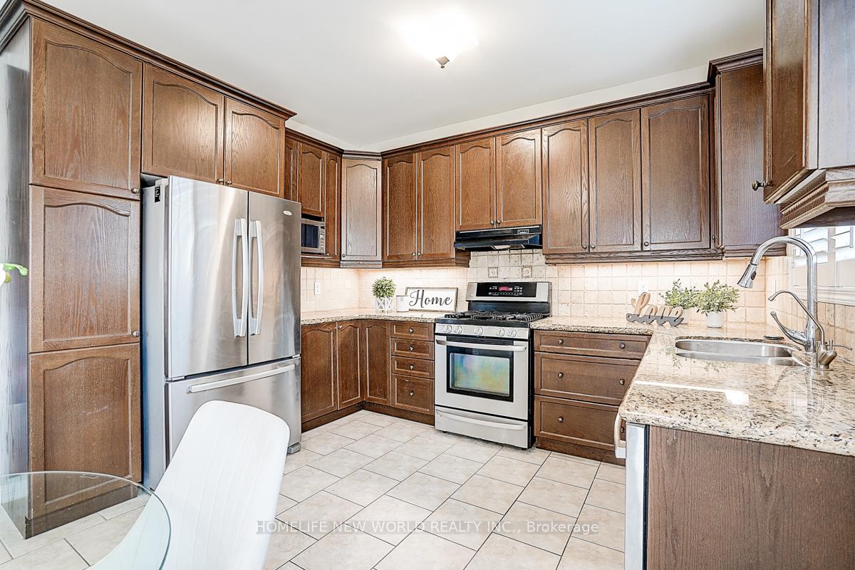 Photo 17 of 76 Bulmer Crescent, Newmarket, Glenway Estates — HOMEH