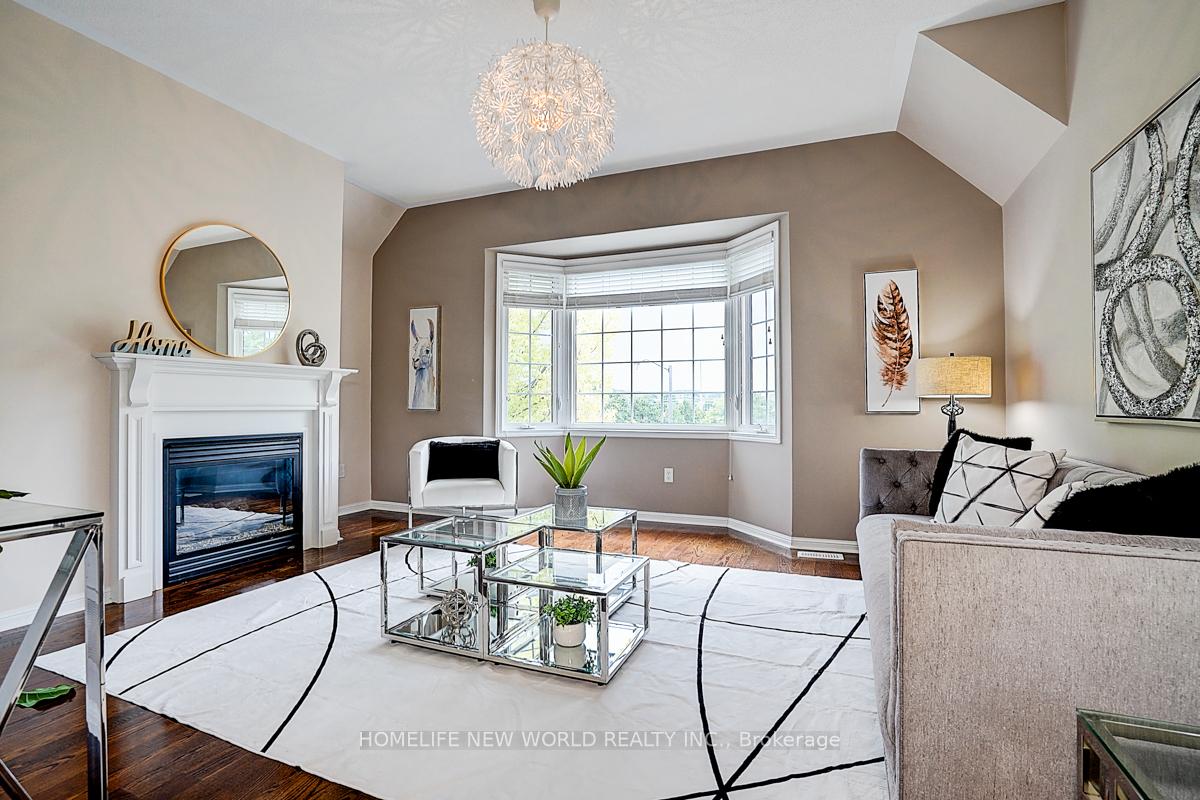 Photo 23 of 76 Bulmer Crescent, Newmarket, Glenway Estates — HOMEH