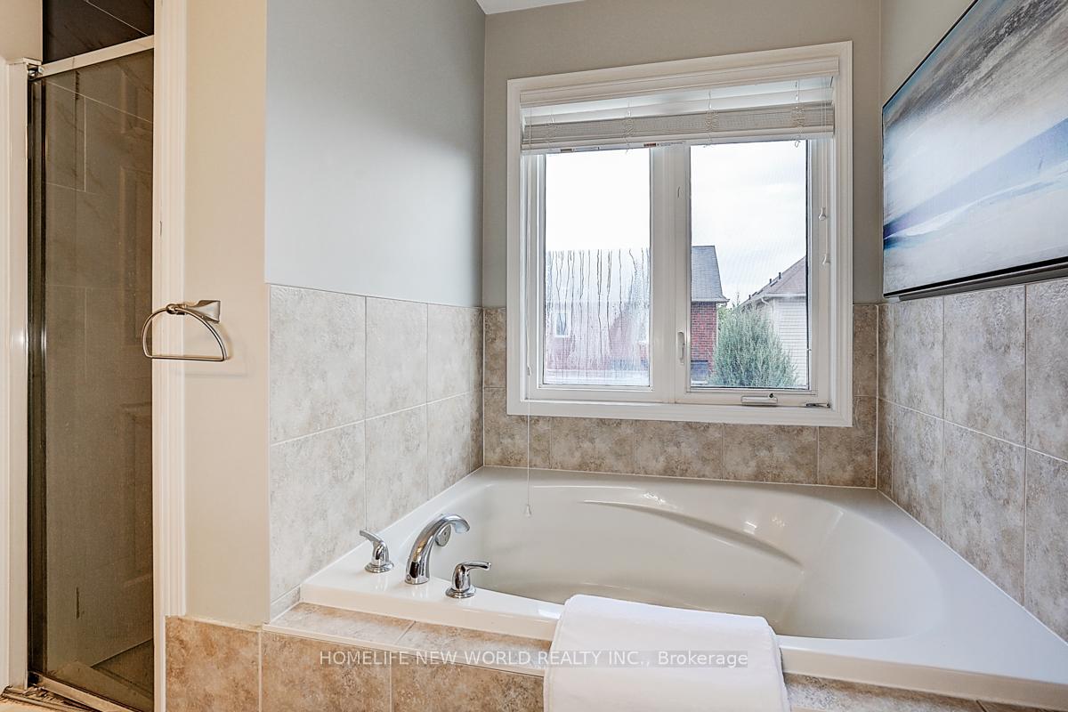 Photo 34 of 76 Bulmer Crescent, Newmarket, Glenway Estates — HOMEH