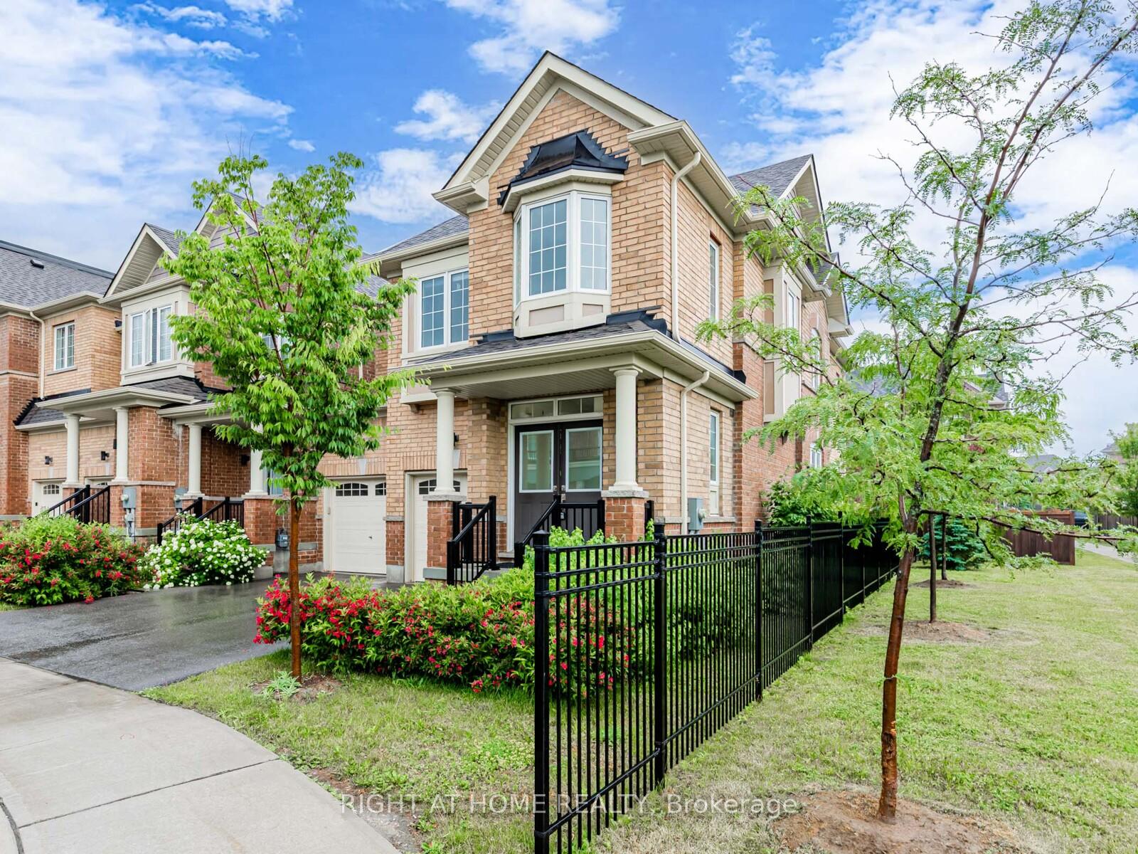 Photo 3 of 115 Knott End Crescent, Newmarket, Glenway Estates — HOMEH