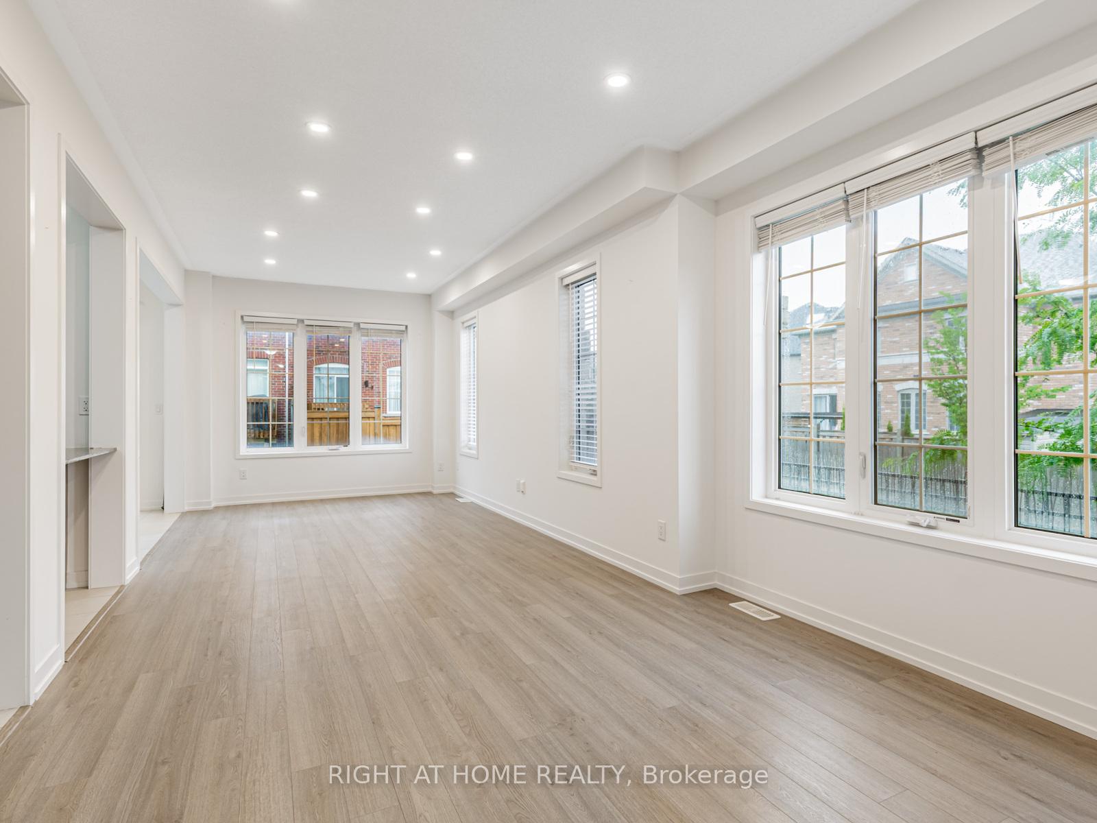 Photo 7 of 115 Knott End Crescent, Newmarket, Glenway Estates — HOMEH
