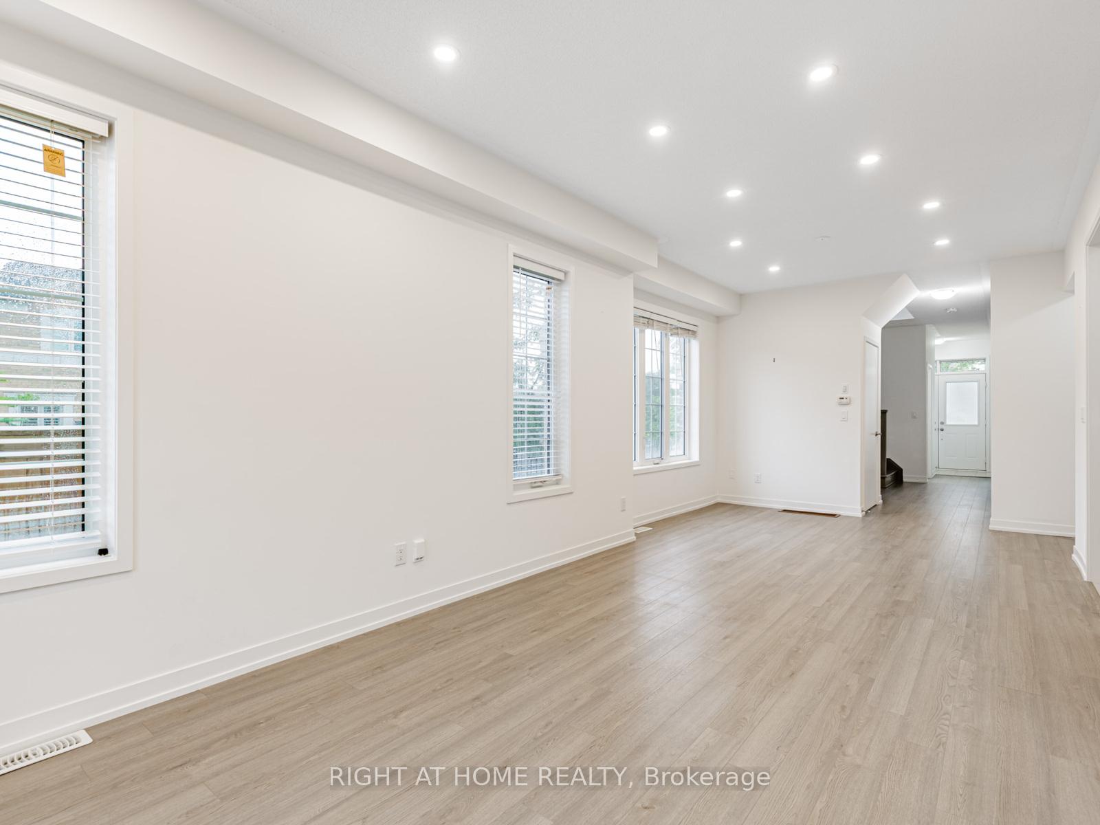 Photo 10 of 115 Knott End Crescent, Newmarket, Glenway Estates — HOMEH