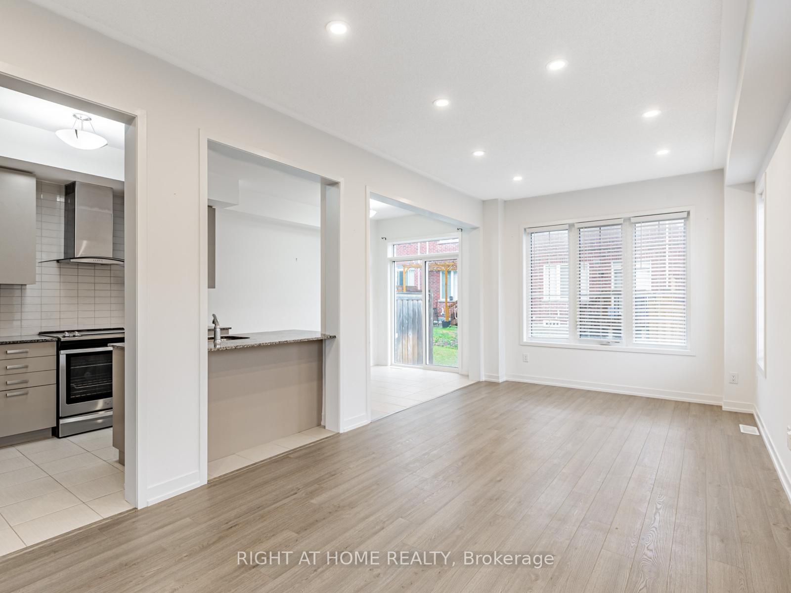 Photo 11 of 115 Knott End Crescent, Newmarket, Glenway Estates — HOMEH