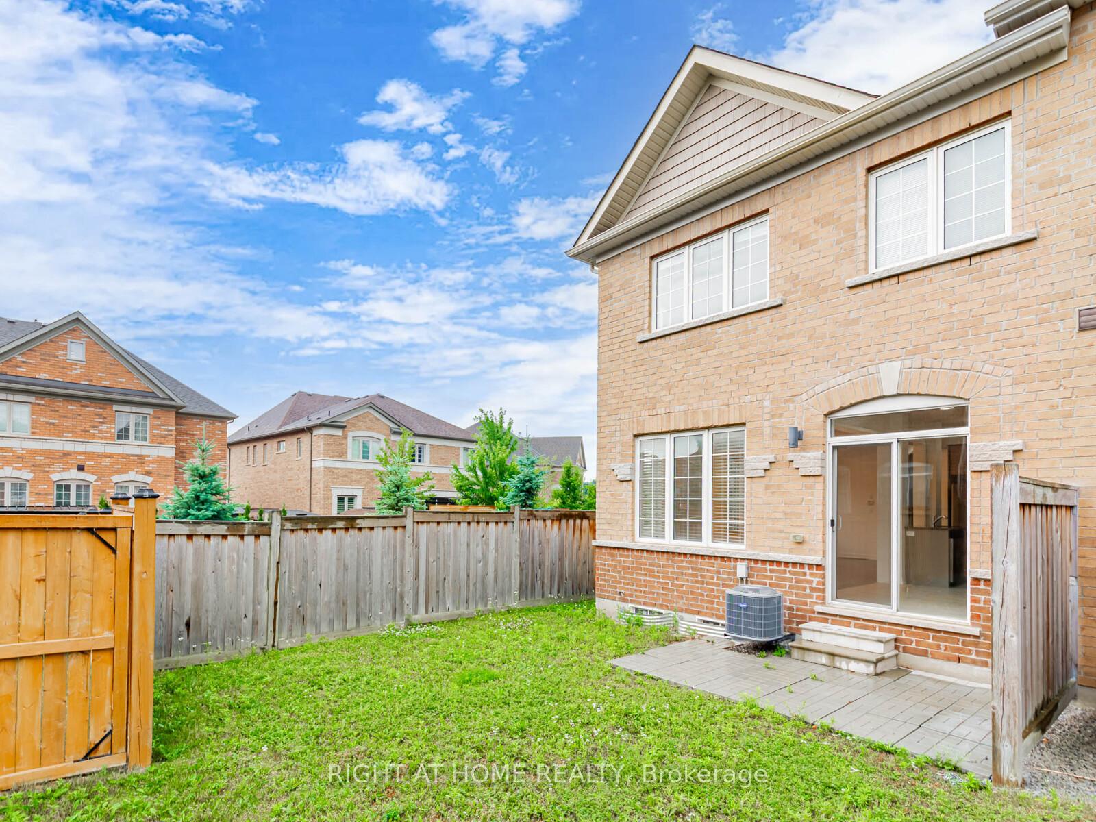 Photo 28 of 115 Knott End Crescent, Newmarket, Glenway Estates — HOMEH