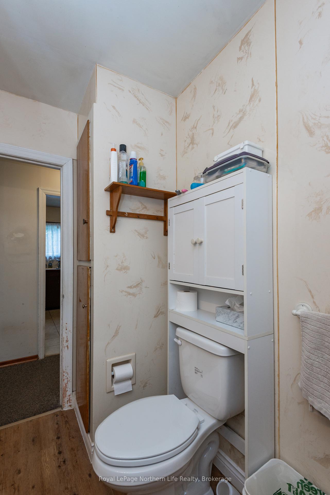 Photo 13 of 149 Whitney Avenue, North Bay, Ferris — HOMEH