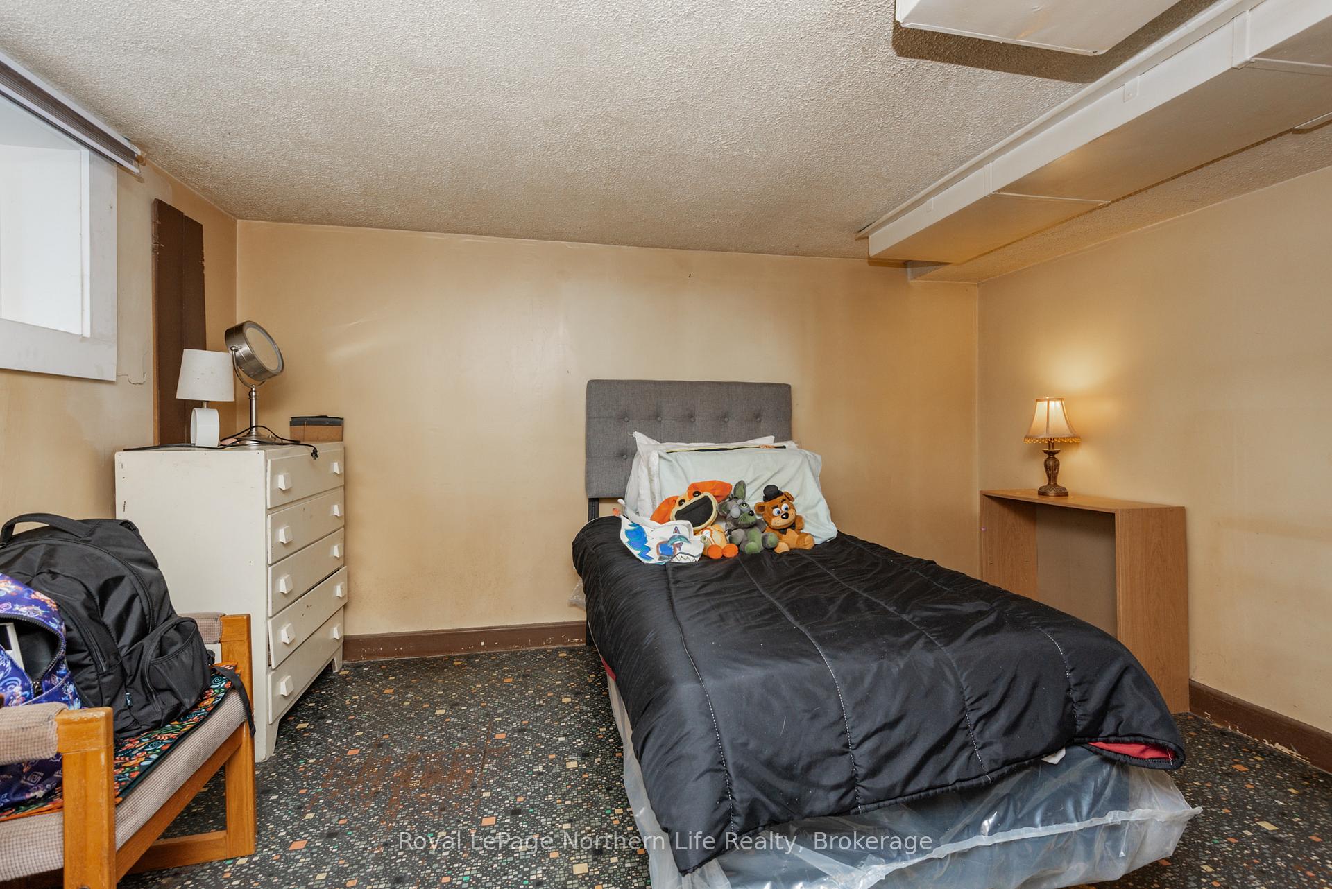 Photo 15 of 149 Whitney Avenue, North Bay, Ferris — HOMEH
