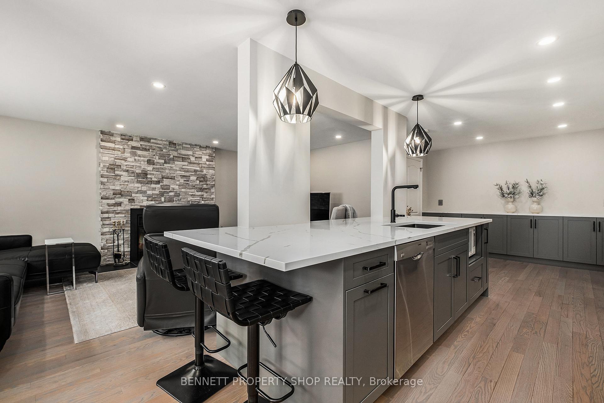Photo 7 of 1708 Autumn Ridge Drive, Ottawa, Chapel Hill — HOMEH