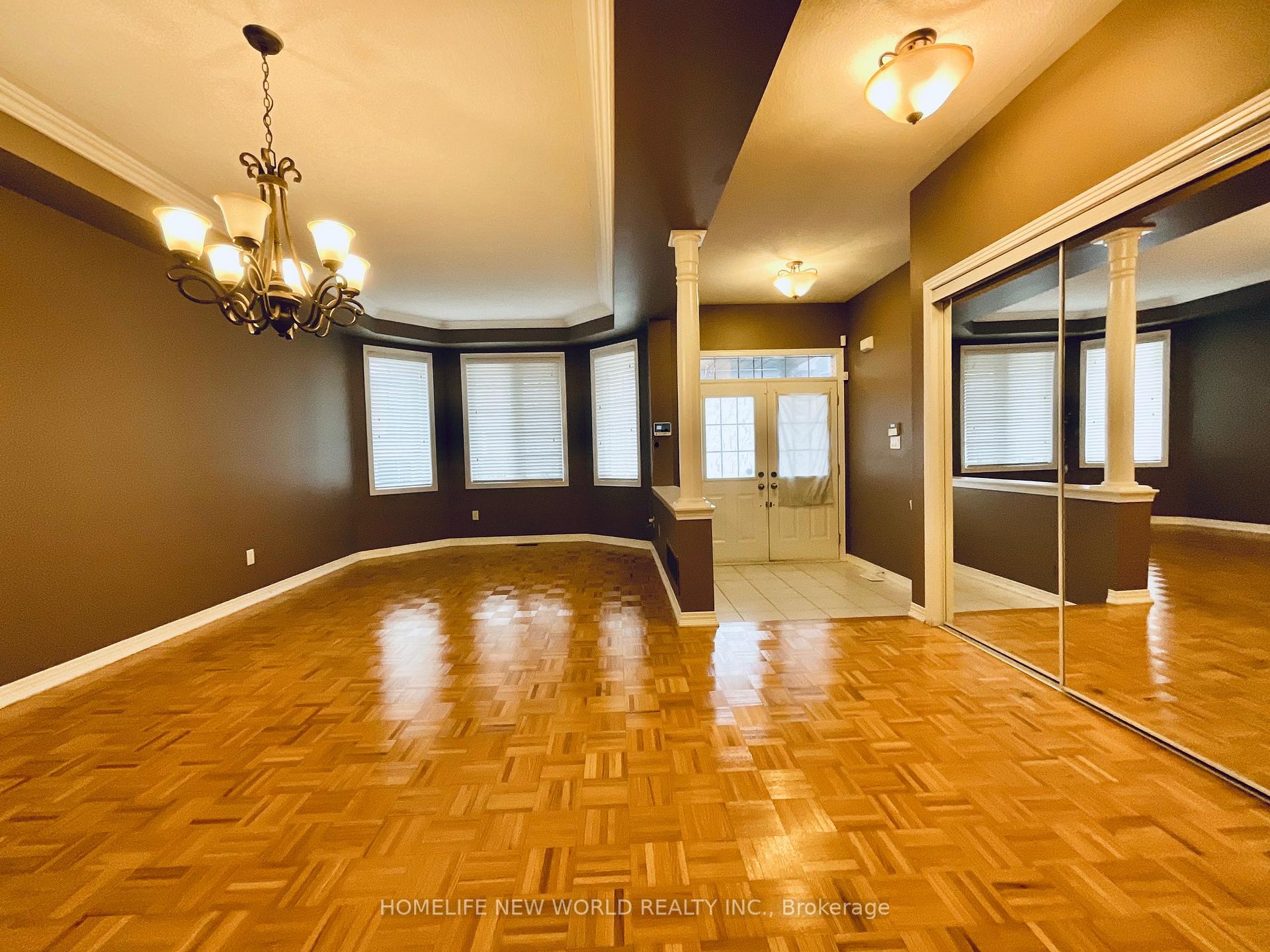 Photo 5 of 70 Lakespring Drive, Markham, Cachet — HOMEH