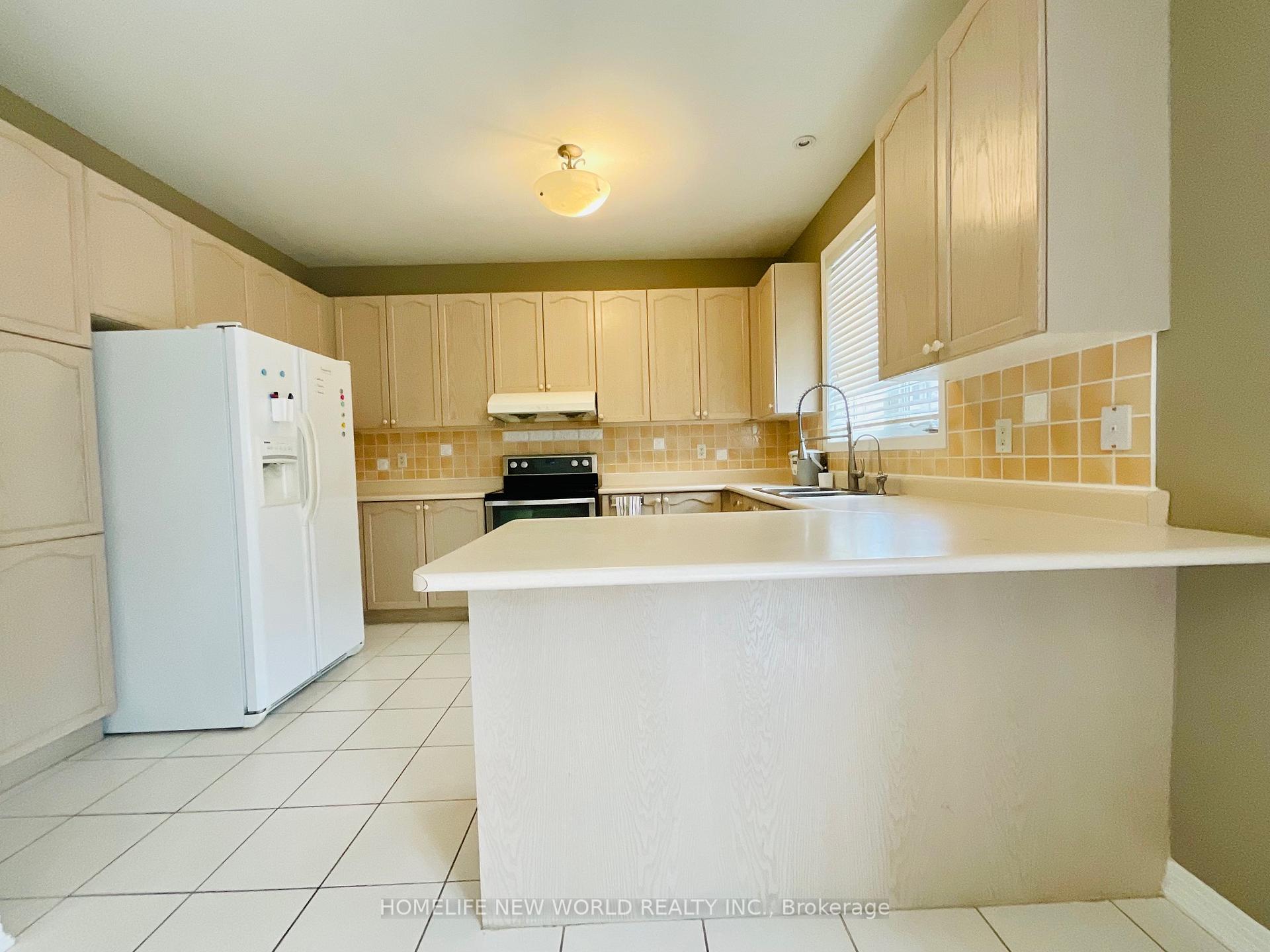 Photo 9 of 70 Lakespring Drive, Markham, Cachet — HOMEH