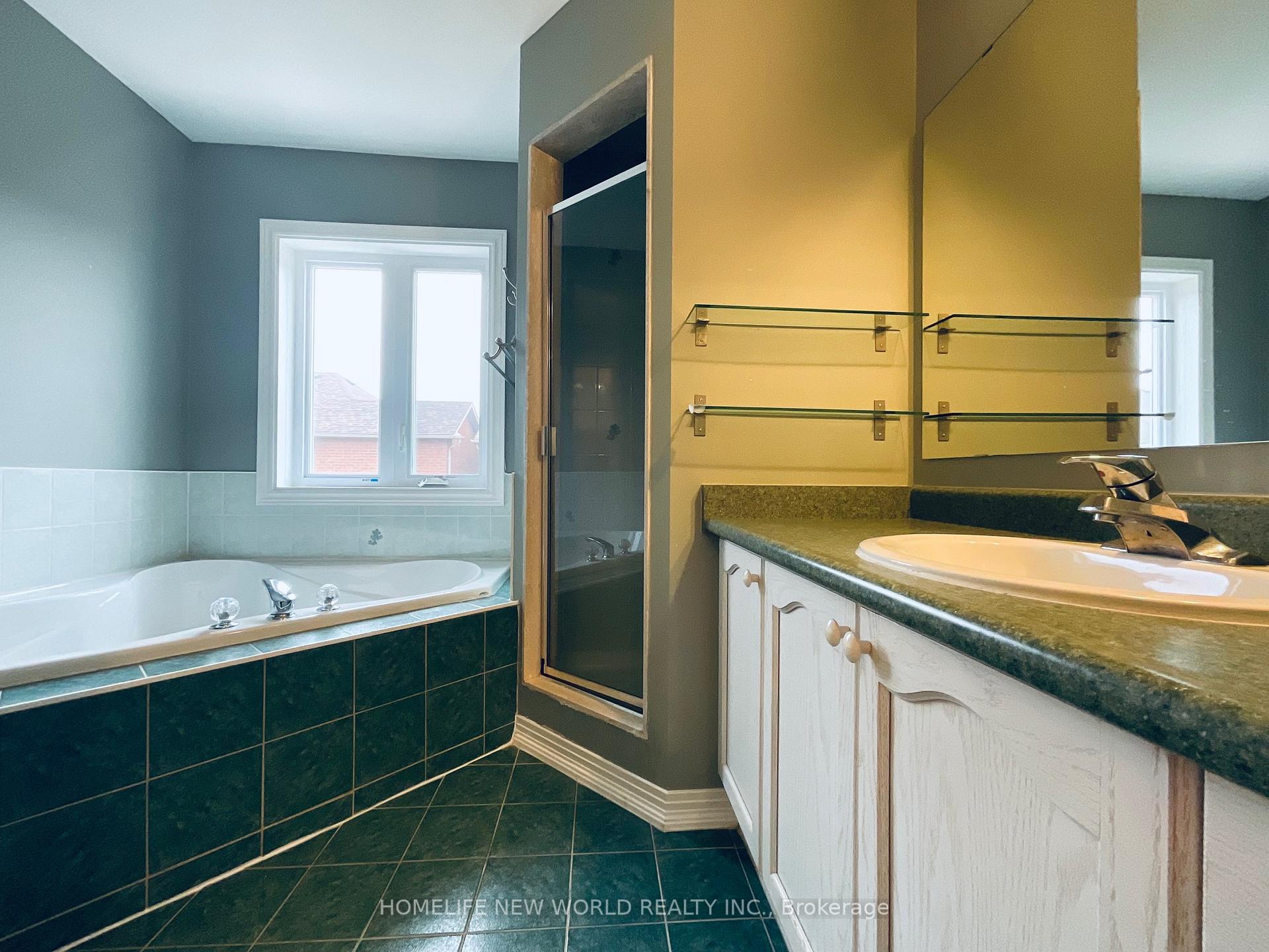 Photo 19 of 70 Lakespring Drive, Markham, Cachet — HOMEH