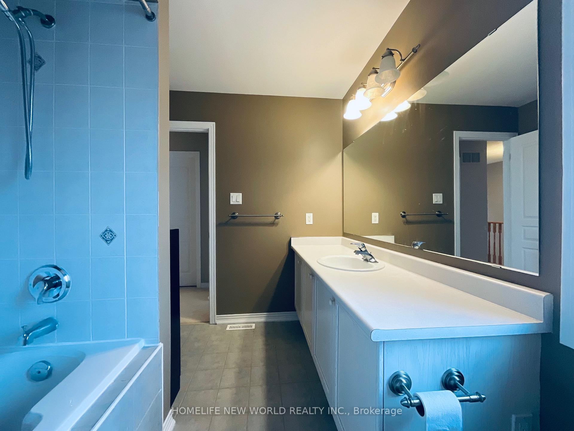 Photo 26 of 70 Lakespring Drive, Markham, Cachet — HOMEH