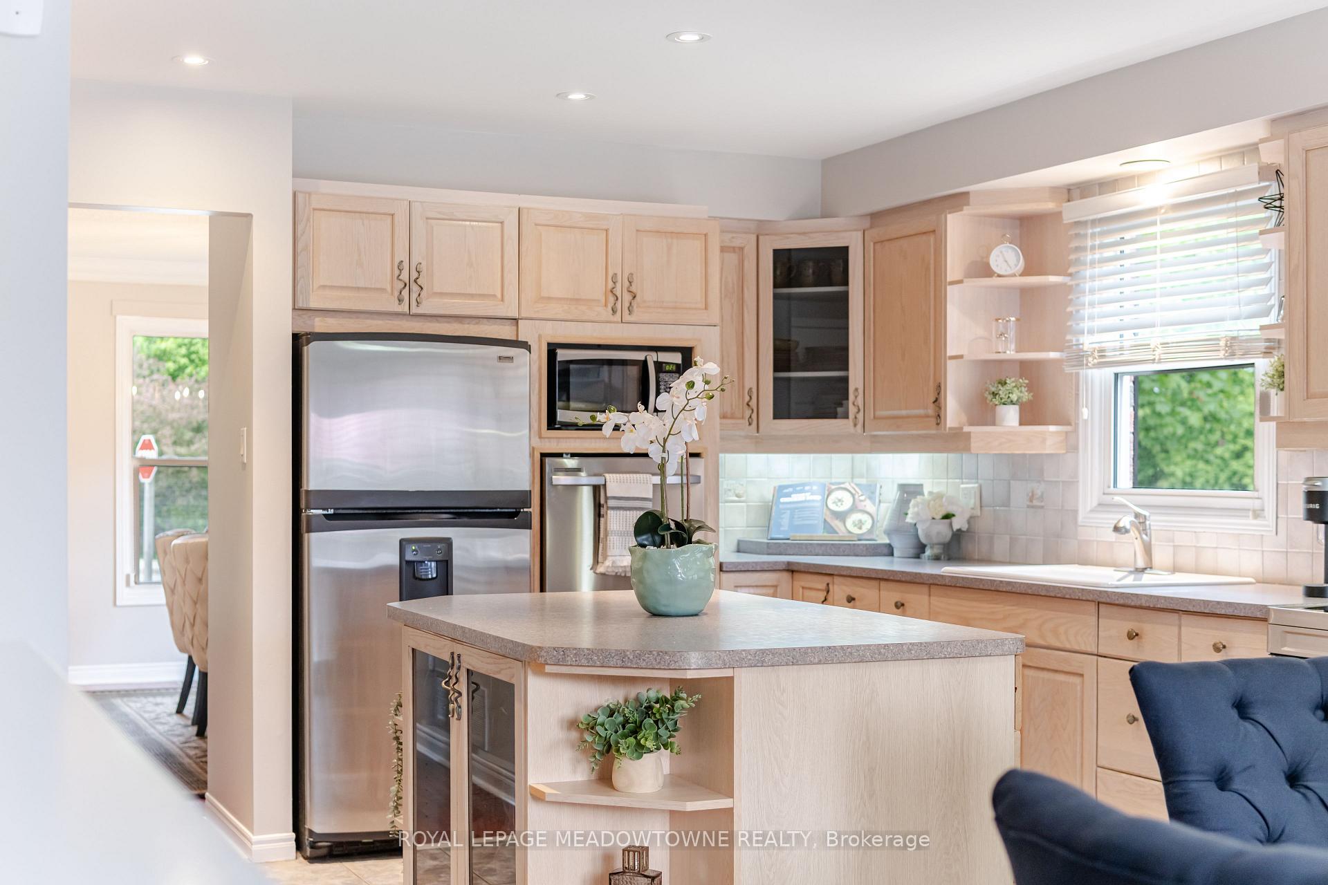 Photo 12 of 6402 Tenth Line W, Mississauga, Lisgar — HOMEH