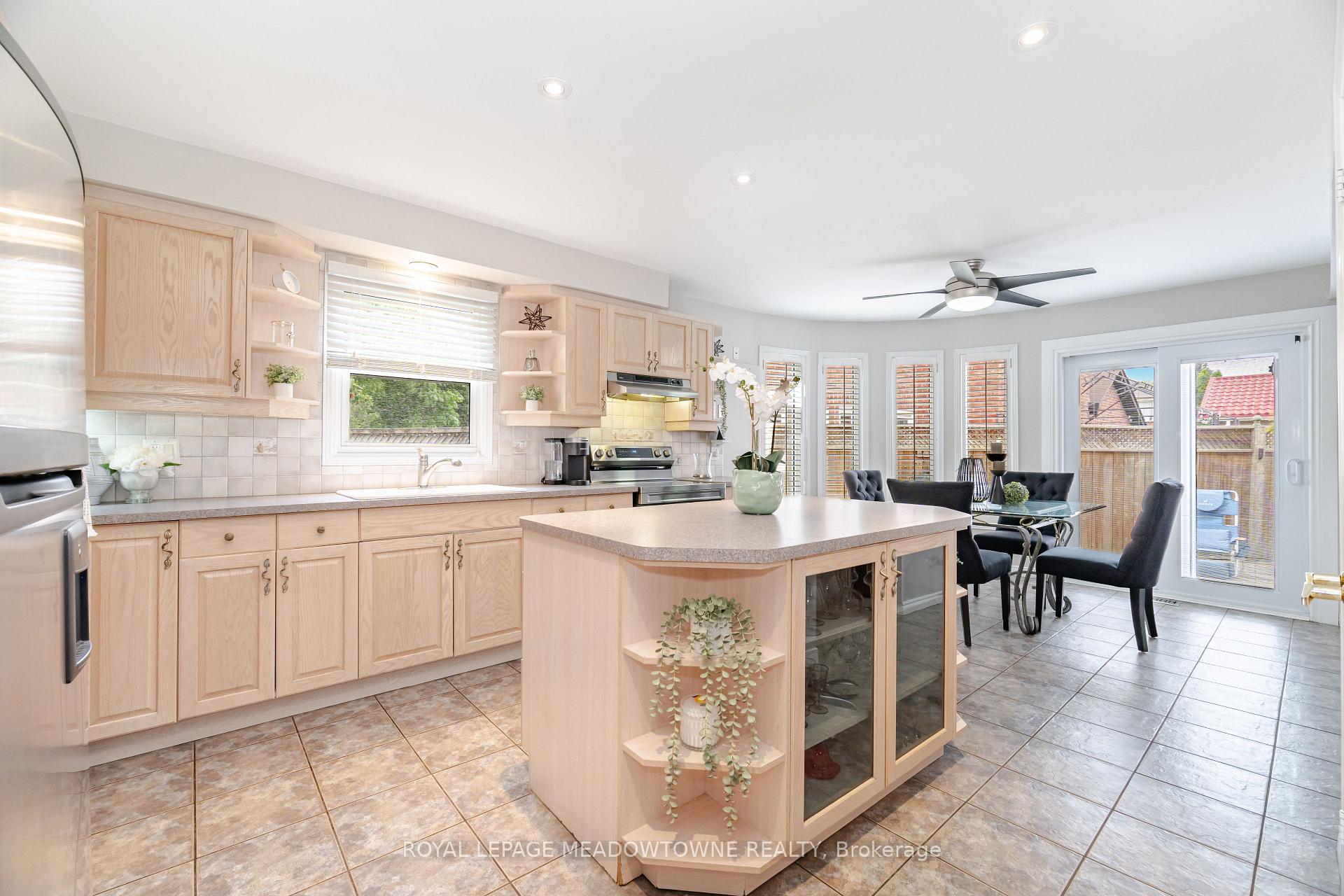 Photo 14 of 6402 Tenth Line W, Mississauga, Lisgar — HOMEH