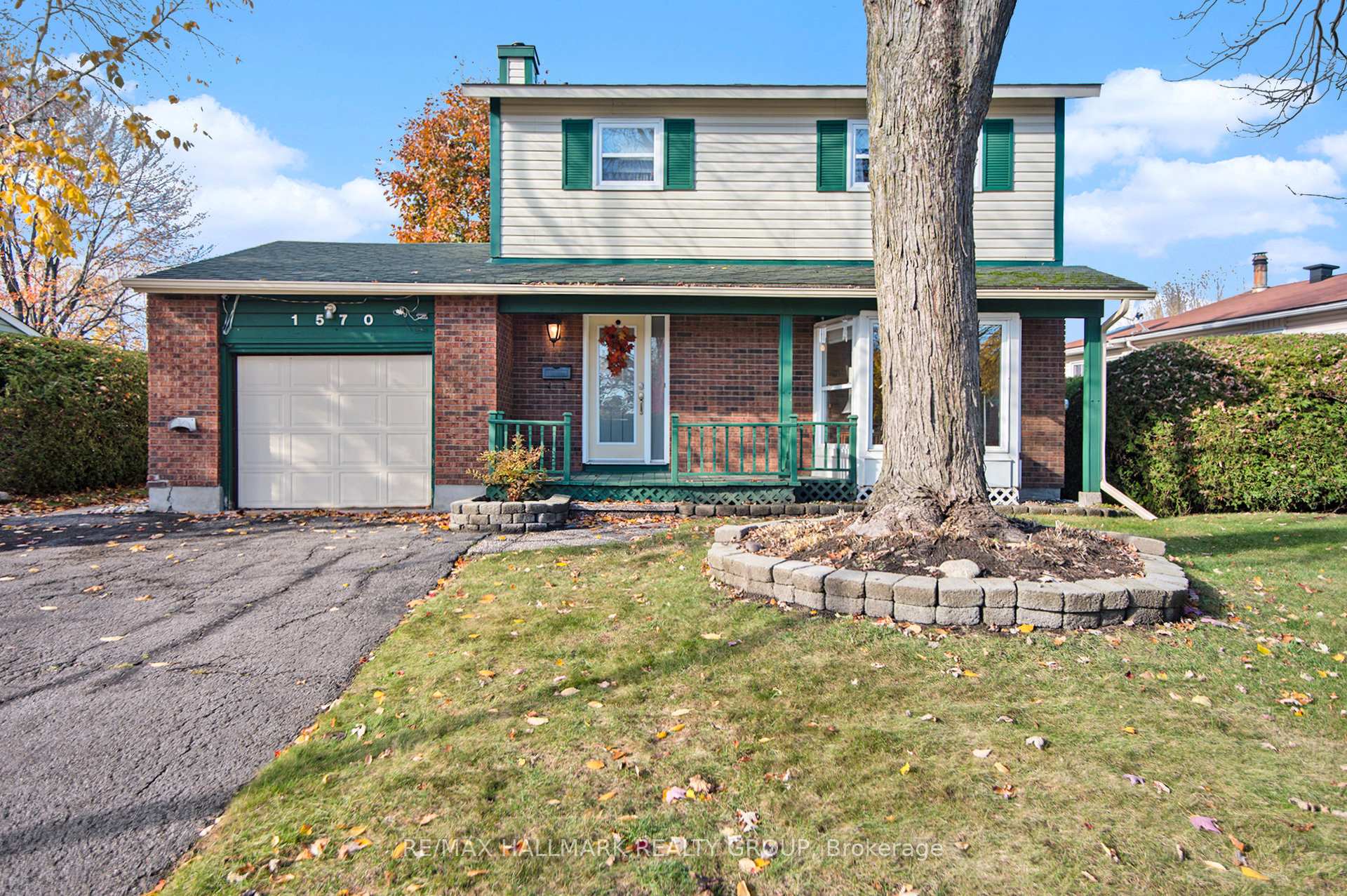 Photo 2 of 1570 Payette Drive, Ottawa, Bilberry Creek/Queenswood Heights — HOMEH