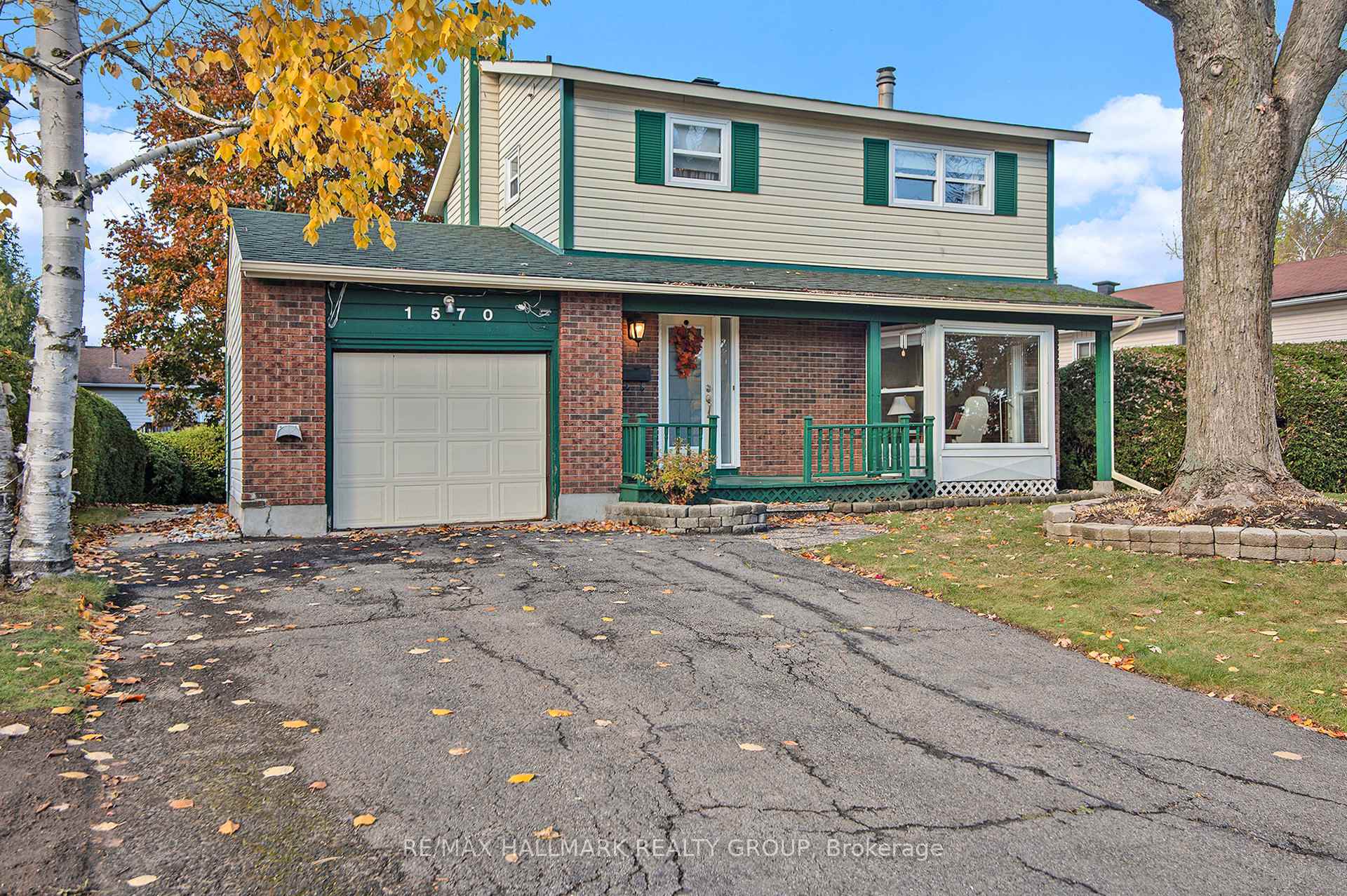 Photo 4 of 1570 Payette Drive, Ottawa, Bilberry Creek/Queenswood Heights — HOMEH