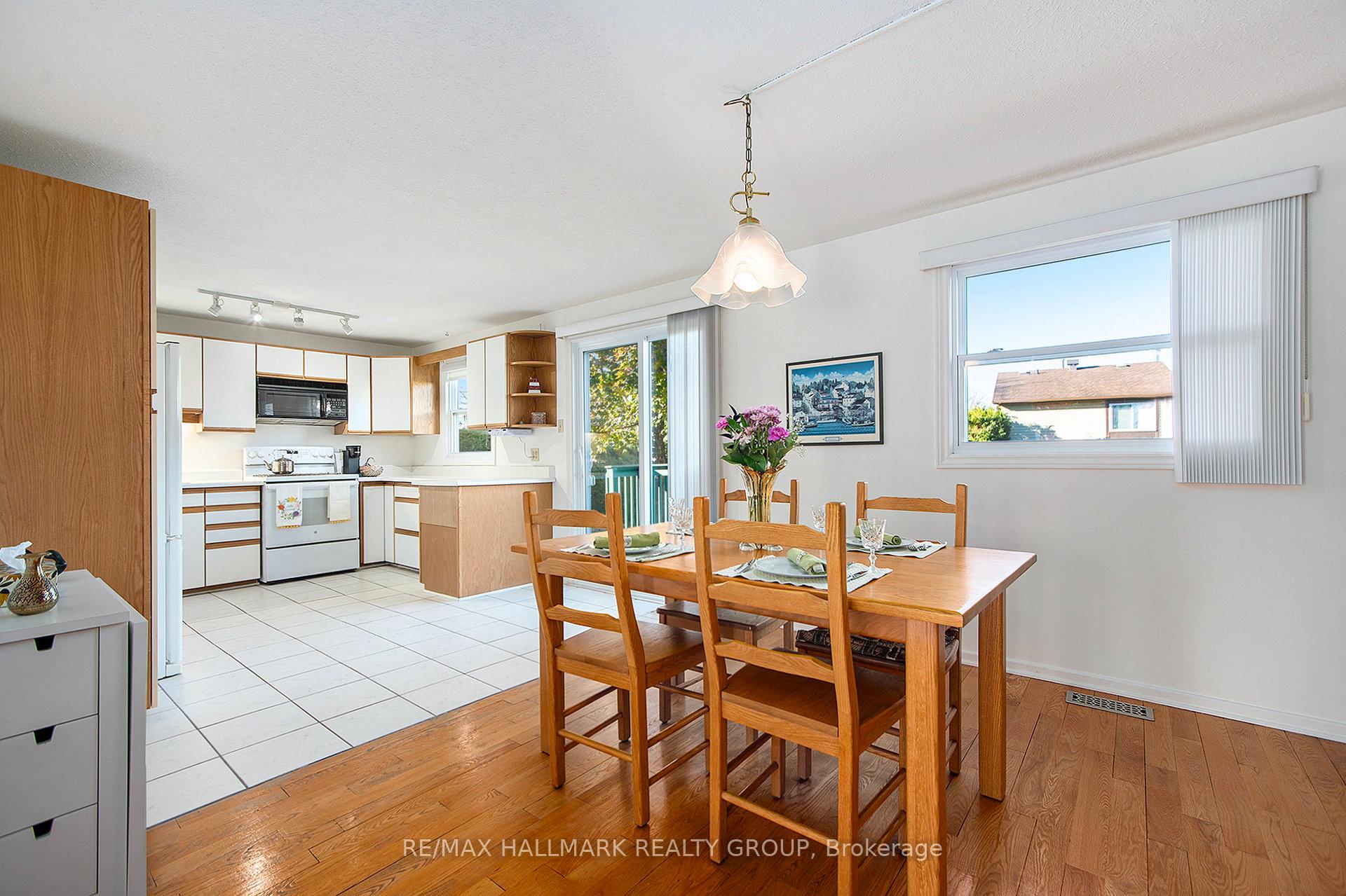 Photo 11 of 1570 Payette Drive, Ottawa, Bilberry Creek/Queenswood Heights — HOMEH