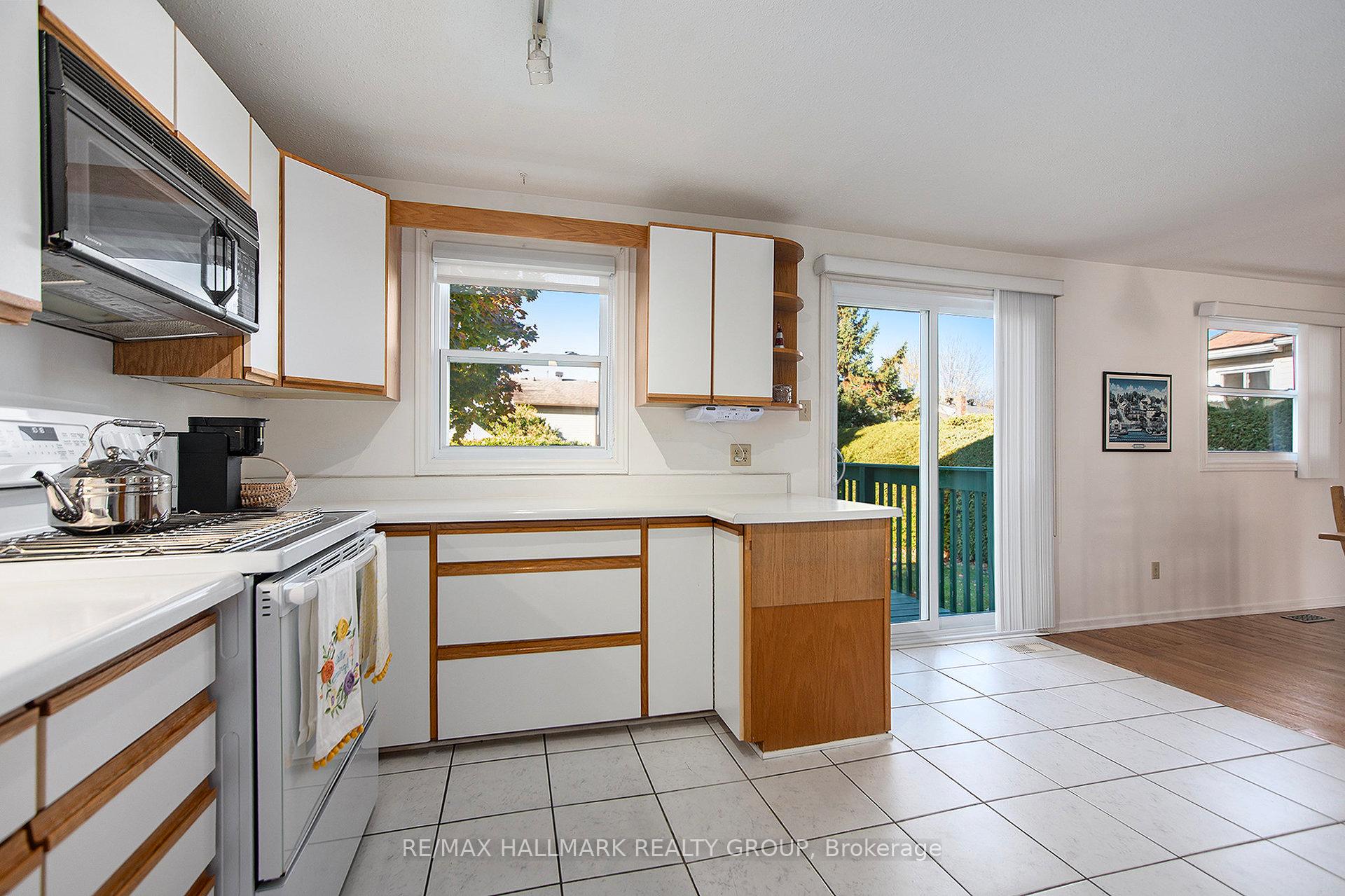 Photo 16 of 1570 Payette Drive, Ottawa, Bilberry Creek/Queenswood Heights — HOMEH