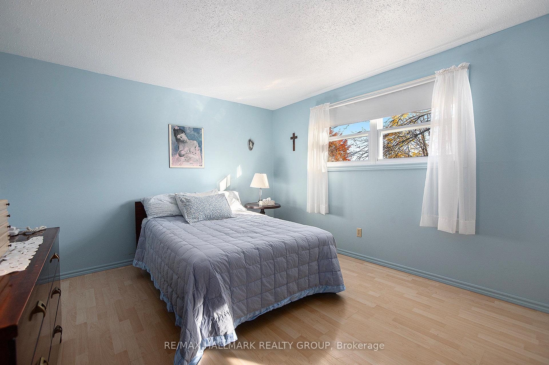 Photo 18 of 1570 Payette Drive, Ottawa, Bilberry Creek/Queenswood Heights — HOMEH