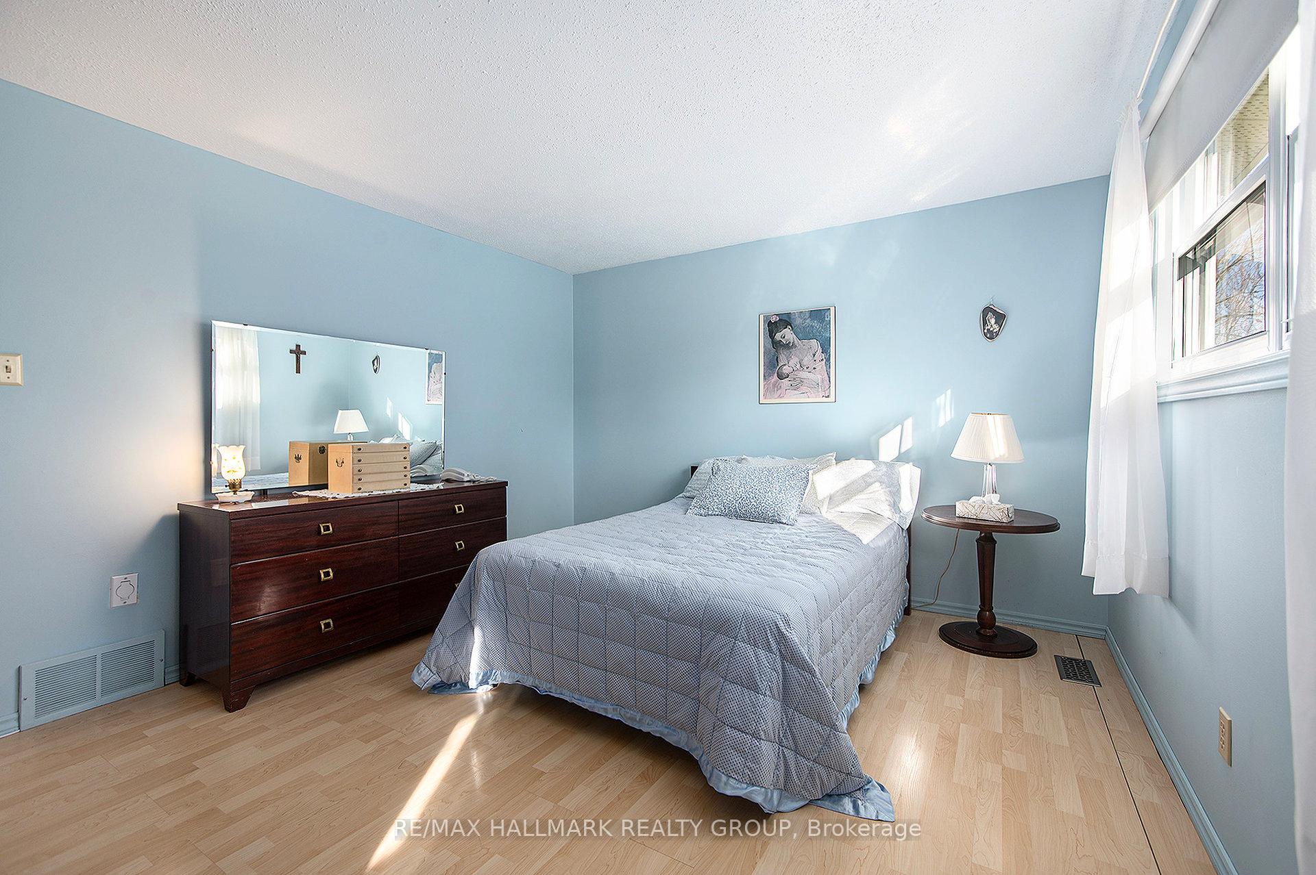 Photo 19 of 1570 Payette Drive, Ottawa, Bilberry Creek/Queenswood Heights — HOMEH
