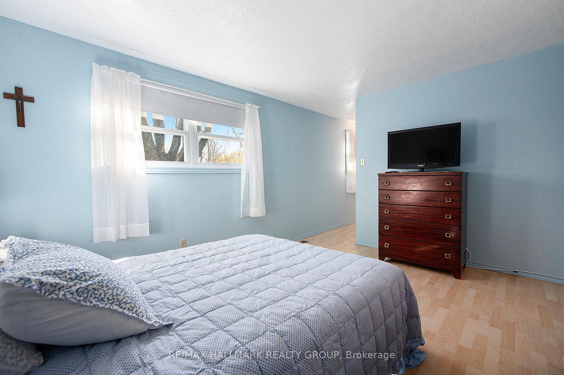 Photo 20 of 1570 Payette Drive, Ottawa, Bilberry Creek/Queenswood Heights — HOMEH