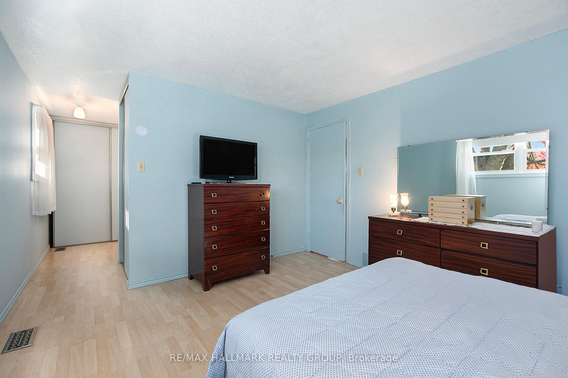 Photo 21 of 1570 Payette Drive, Ottawa, Bilberry Creek/Queenswood Heights — HOMEH