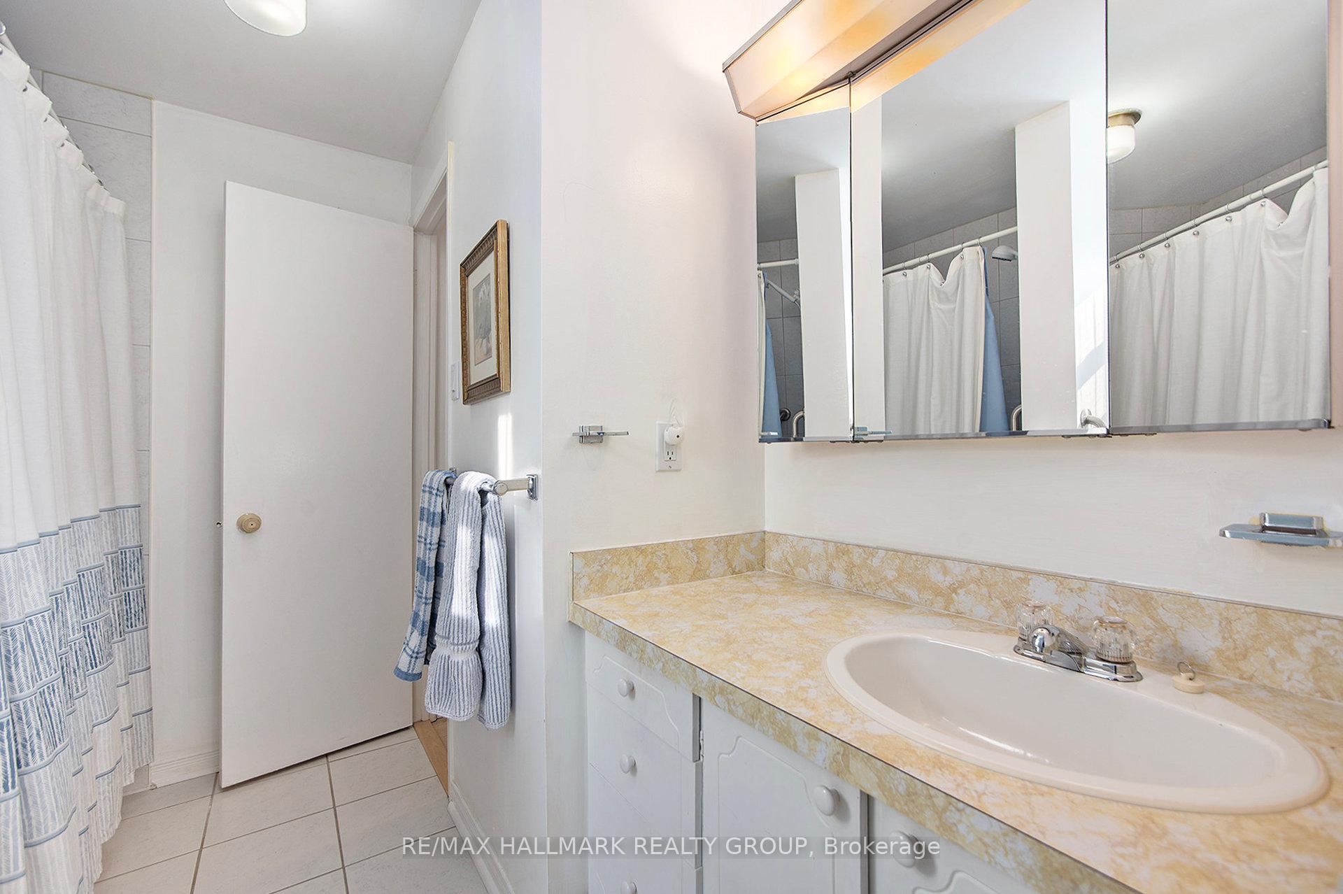 Photo 23 of 1570 Payette Drive, Ottawa, Bilberry Creek/Queenswood Heights — HOMEH