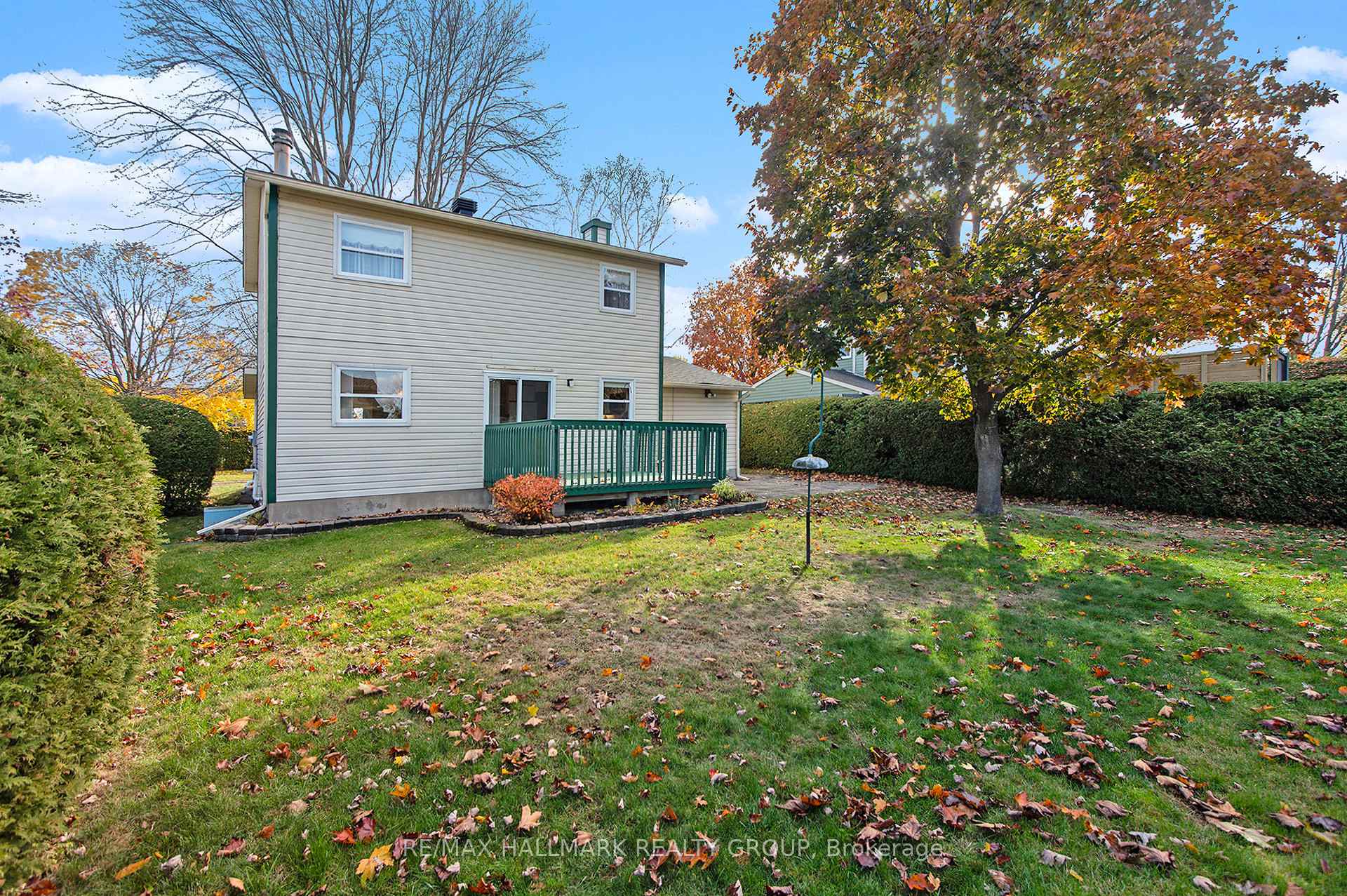 Photo 31 of 1570 Payette Drive, Ottawa, Bilberry Creek/Queenswood Heights — HOMEH