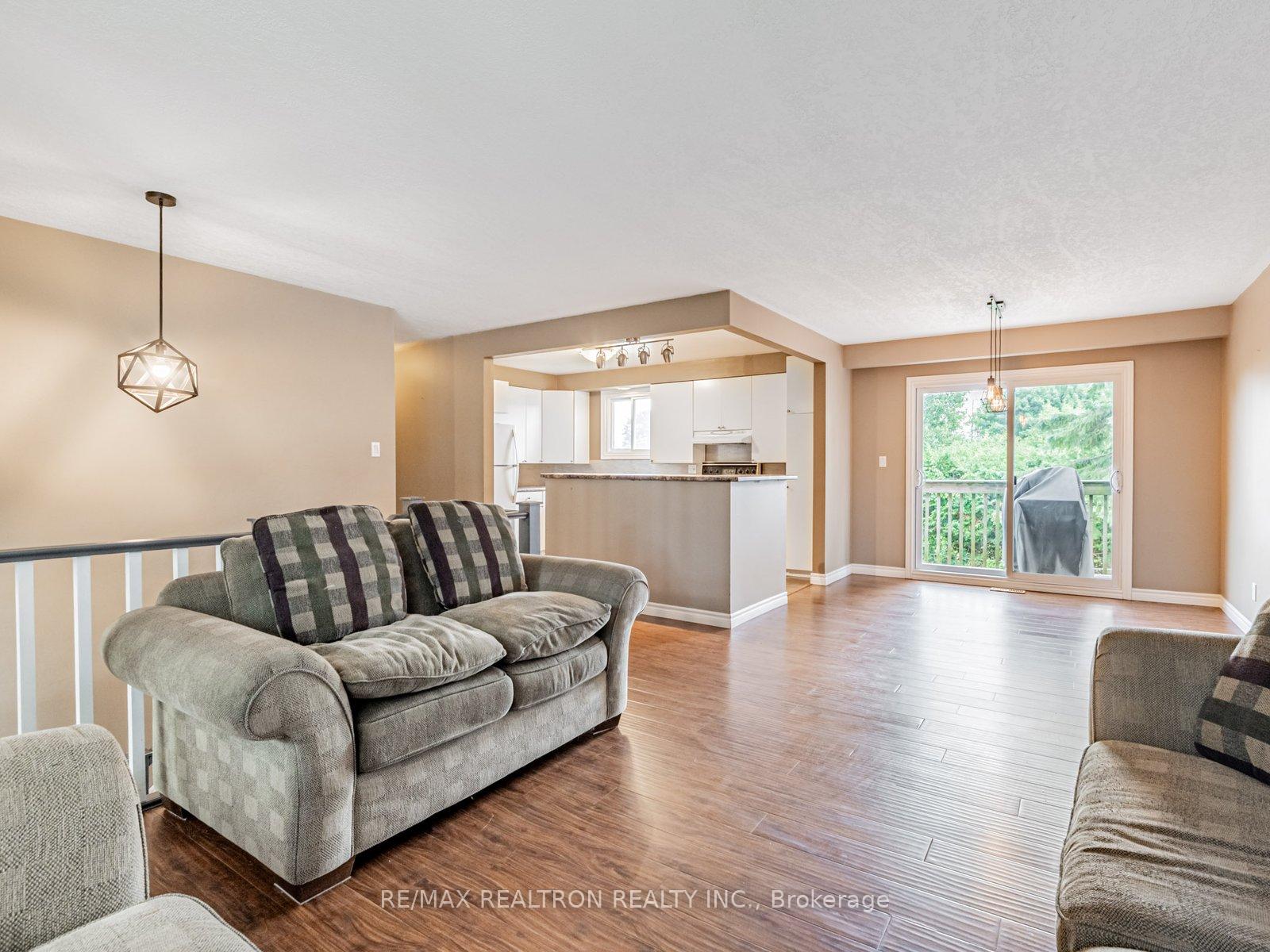 Photo 7 of 7 Lawson Avenue, Orillia — HOMEH