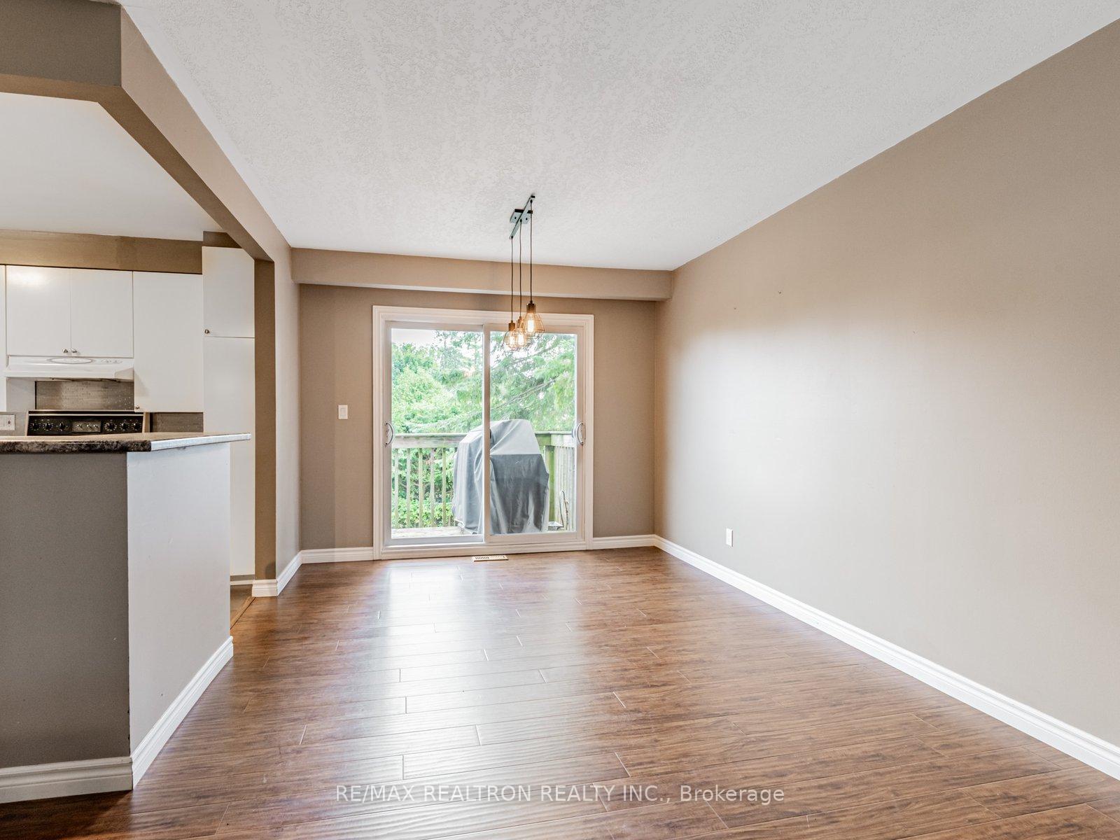 Photo 8 of 7 Lawson Avenue, Orillia — HOMEH