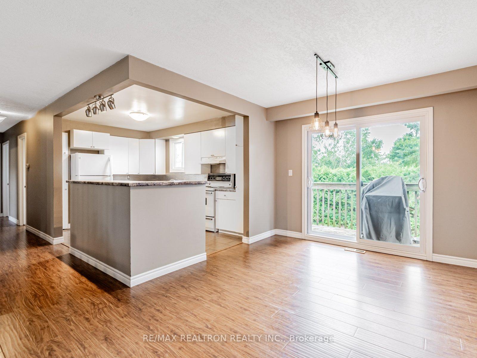 Photo 9 of 7 Lawson Avenue, Orillia — HOMEH