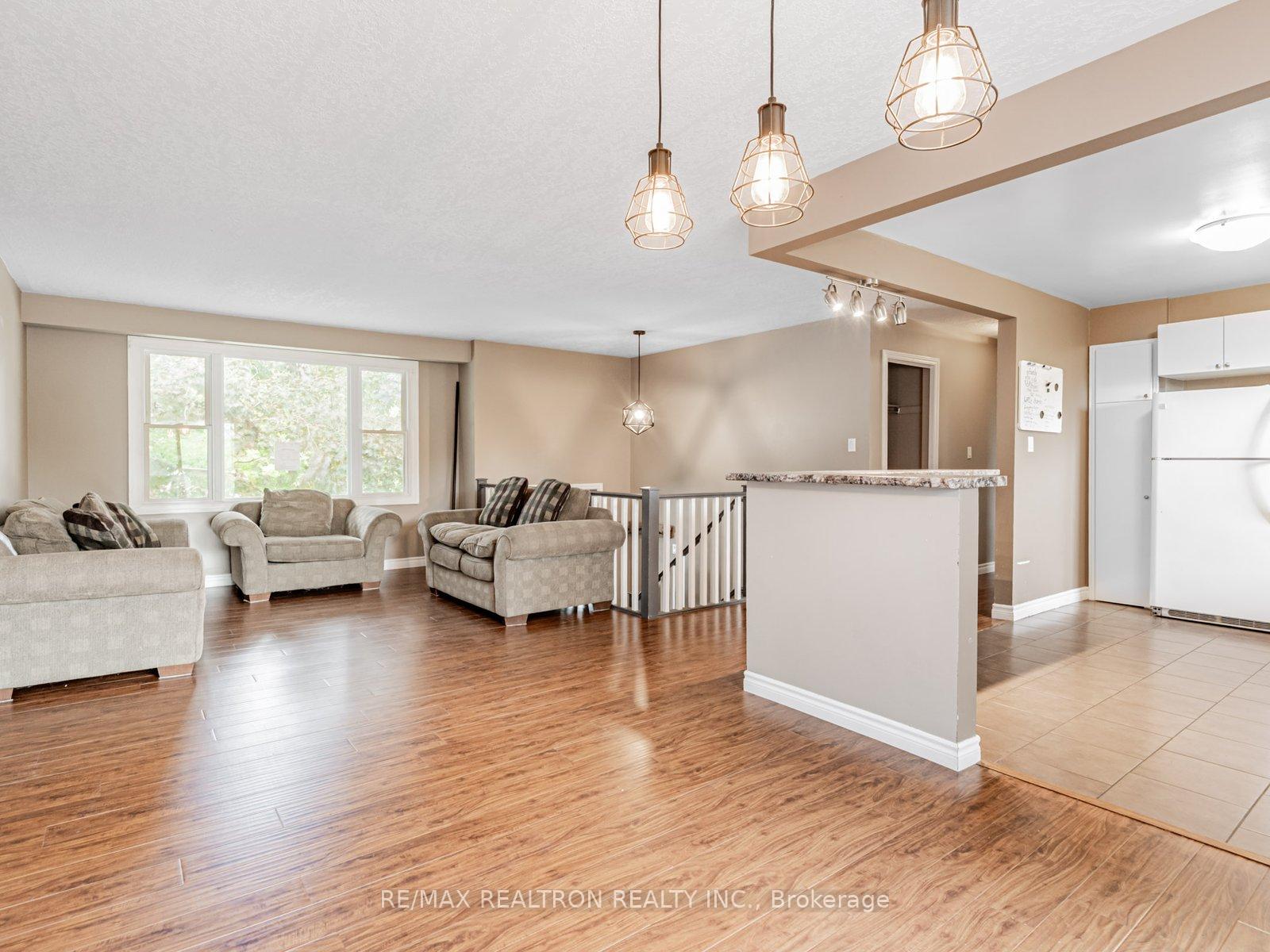 Photo 10 of 7 Lawson Avenue, Orillia — HOMEH