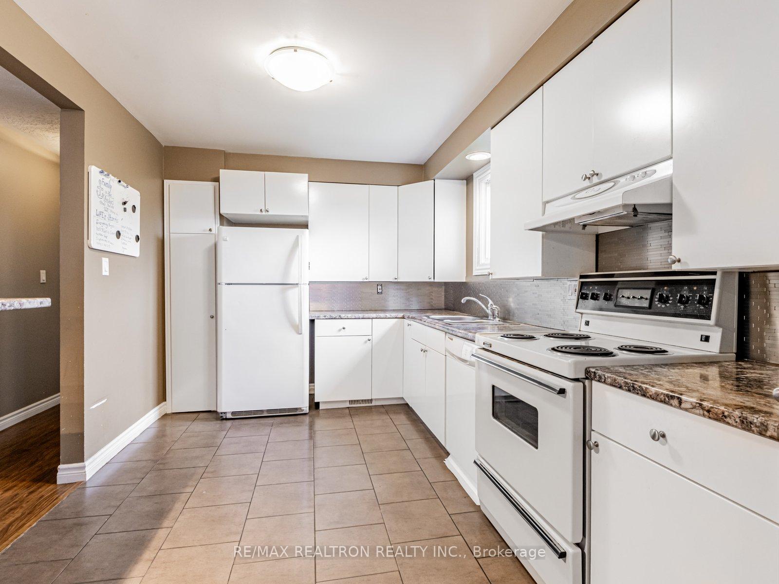 Photo 11 of 7 Lawson Avenue, Orillia — HOMEH