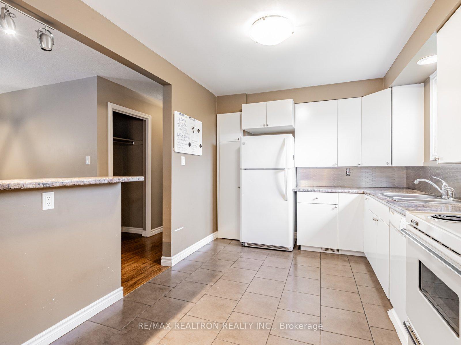 Photo 12 of 7 Lawson Avenue, Orillia — HOMEH